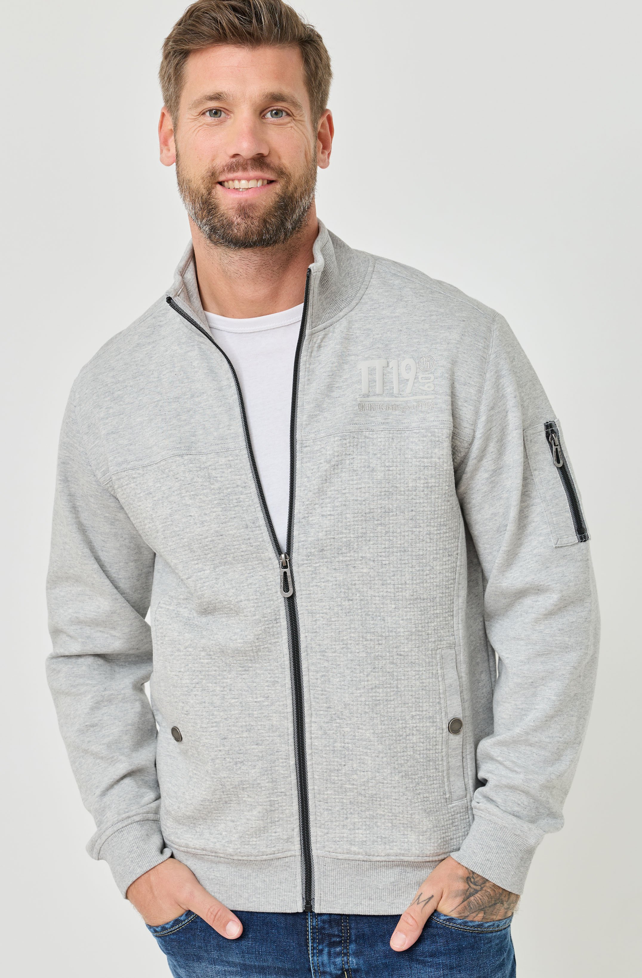 Weiche Sweatjacke mit Stehkragen