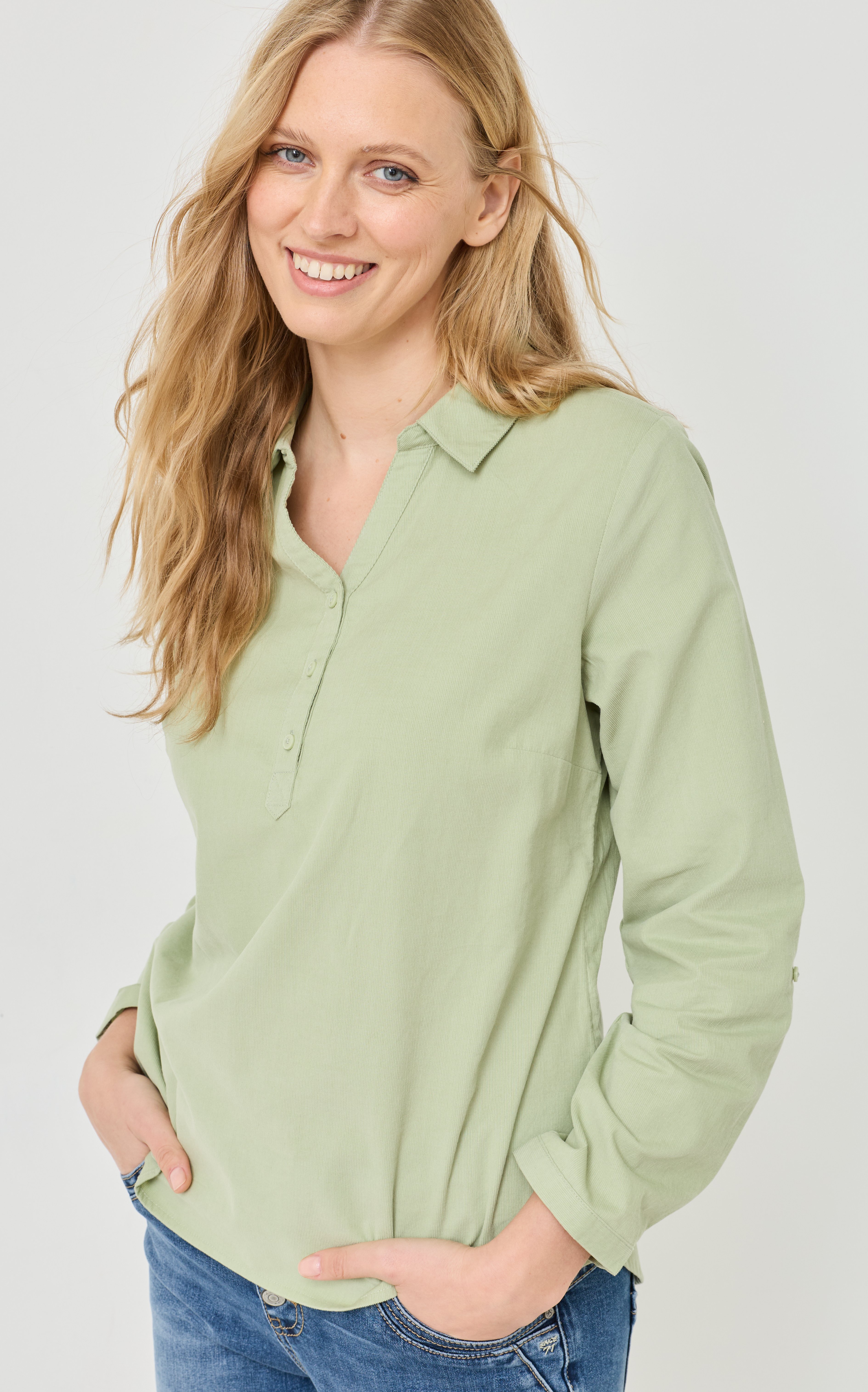 Softe Cordbluse mit Kragen