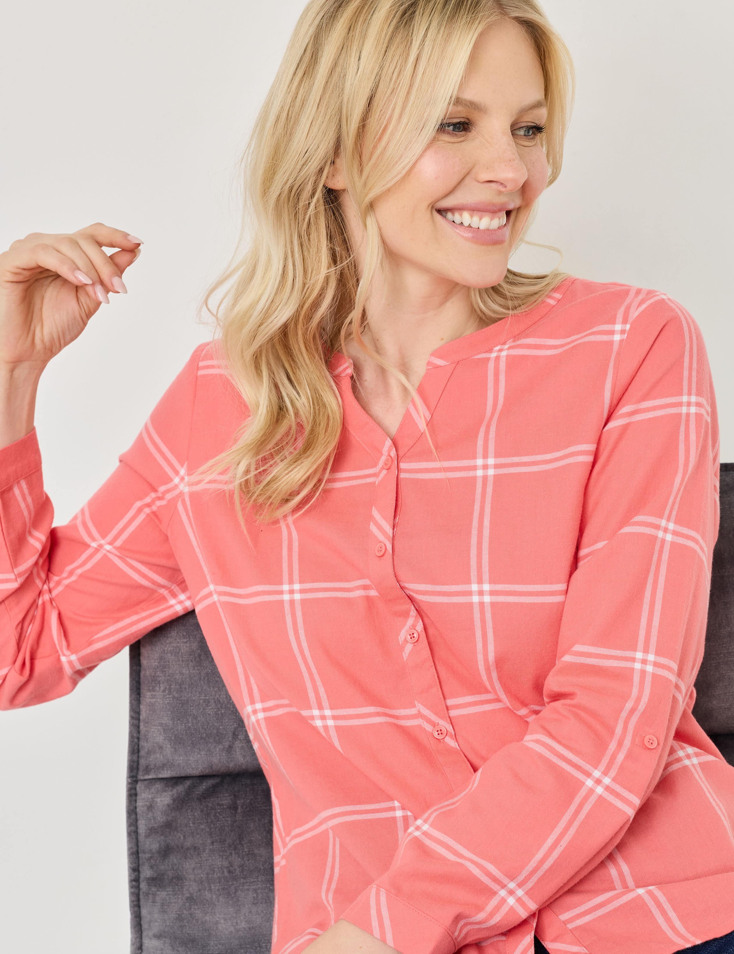 Karierte Bluse m. Henley-Ausschnitt