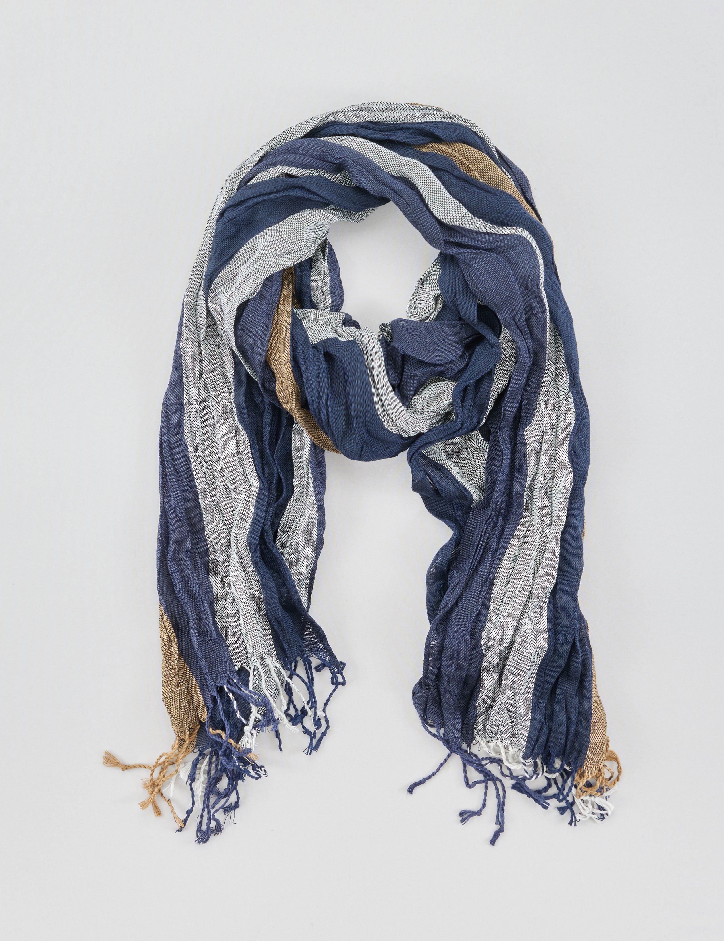 Leichter Schal mit Fransen