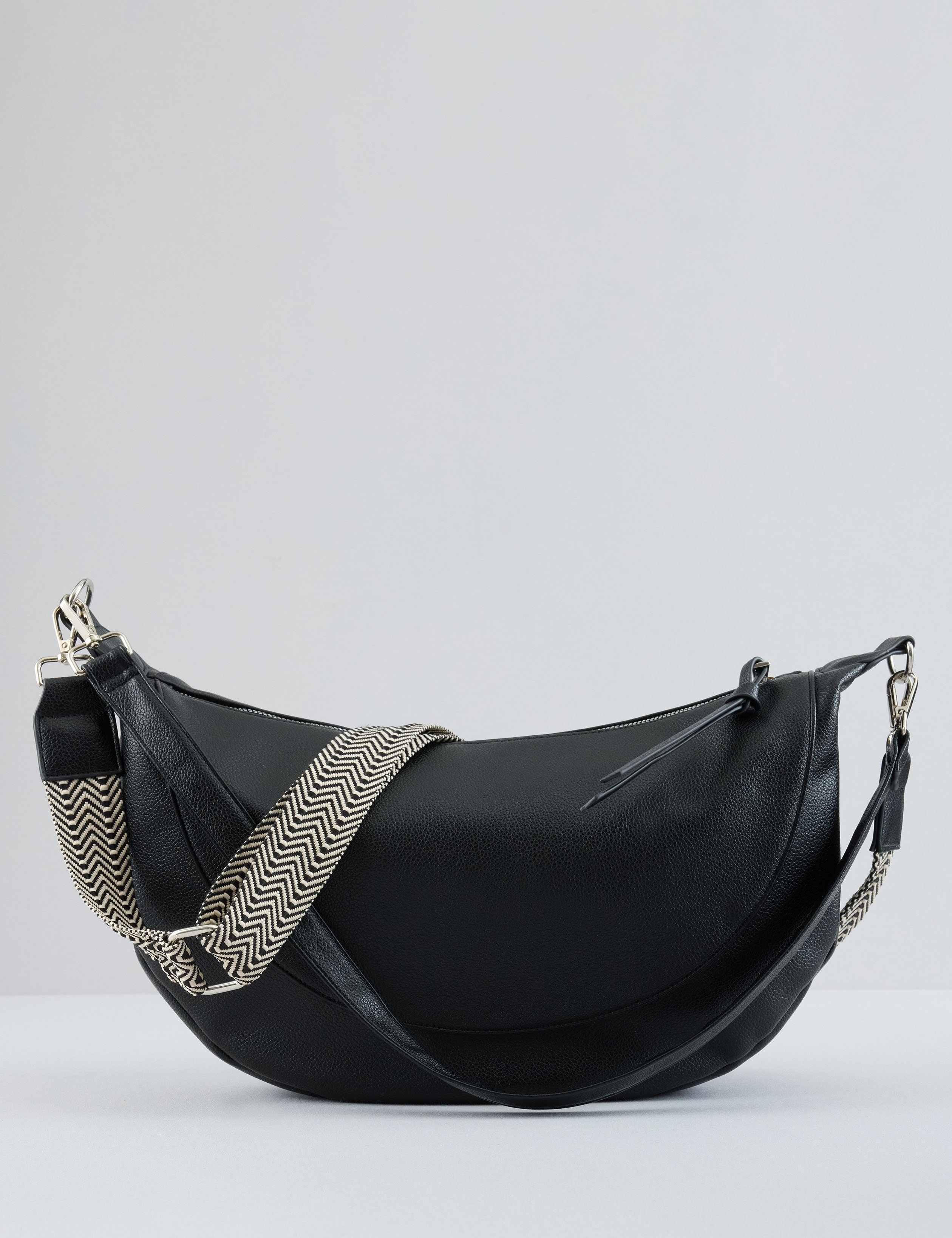 Crossbody-Bag in Bananenform