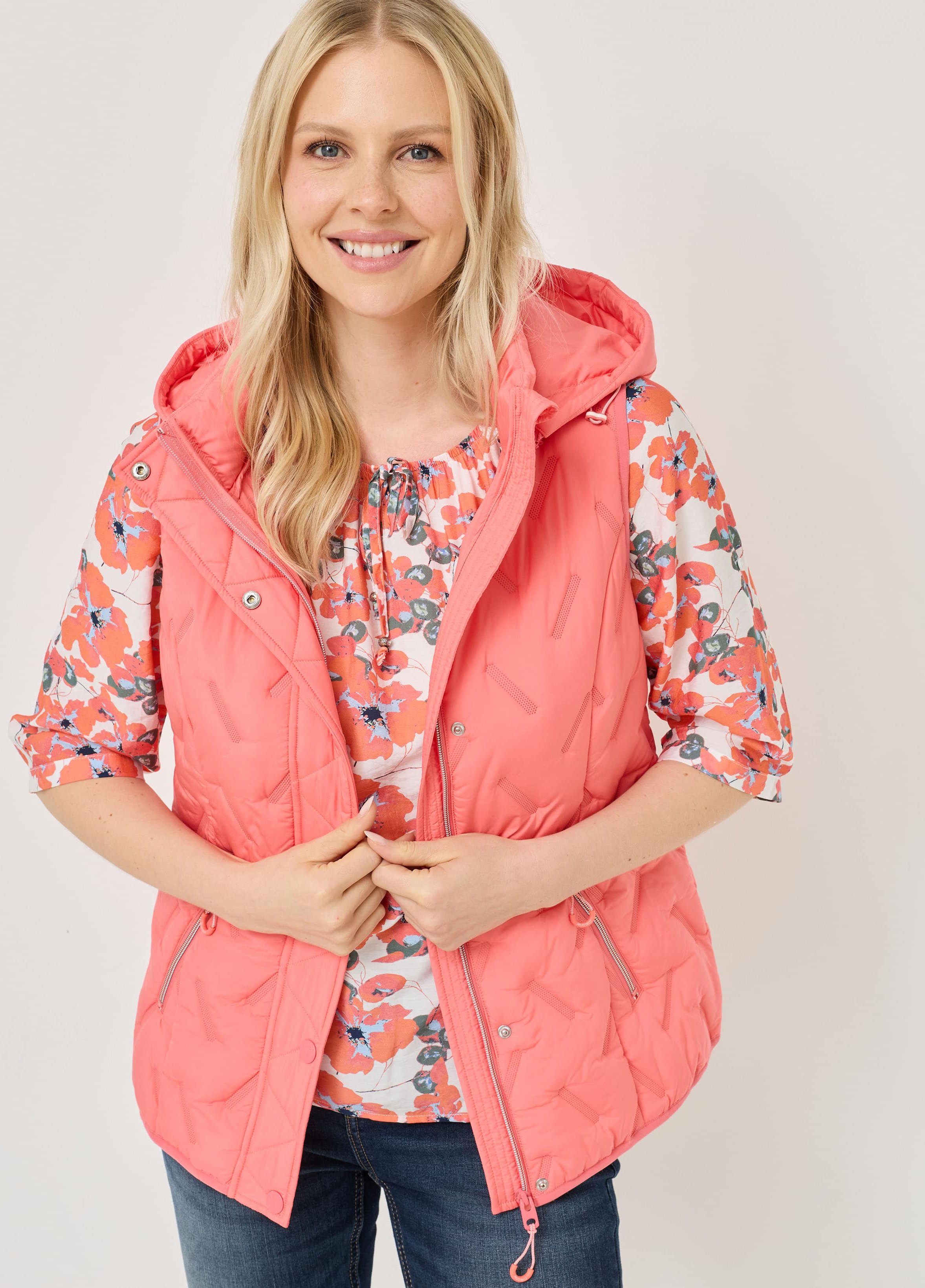 Allrounder: Leichte Weste m. Kapuze