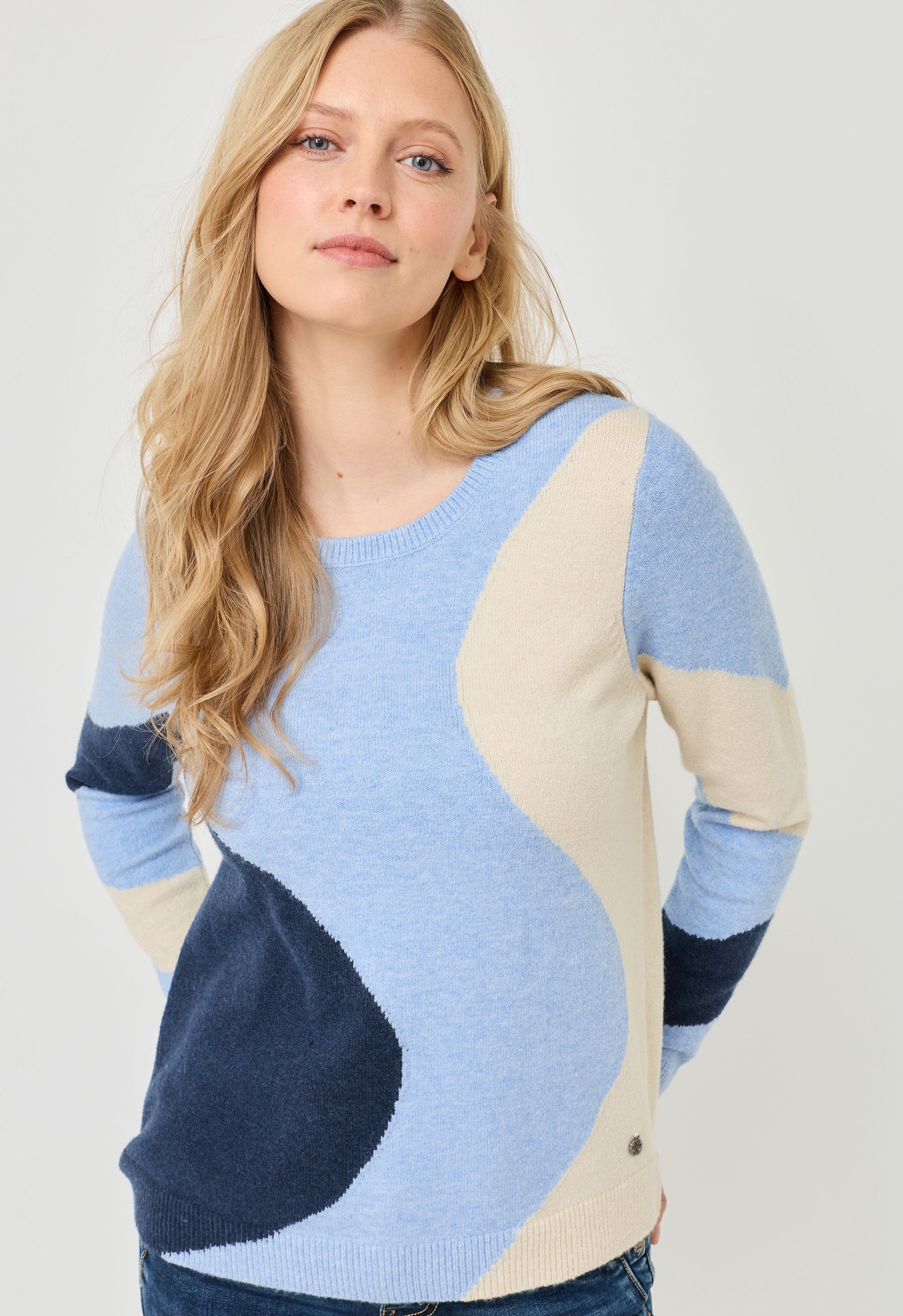 Softer Pullover, Intarsien-Muster
