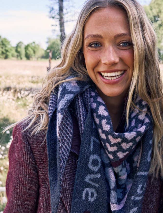 Weicher Dreiecksschal mit Leomuster