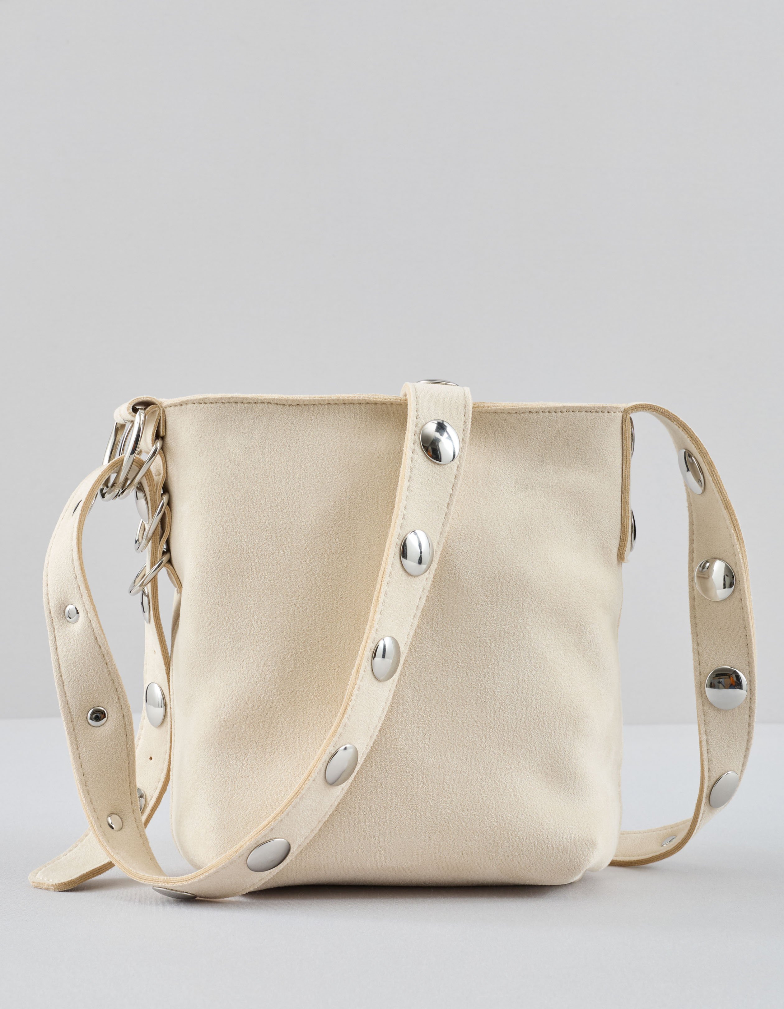 Mittelgroße Tasche in Lederoptik