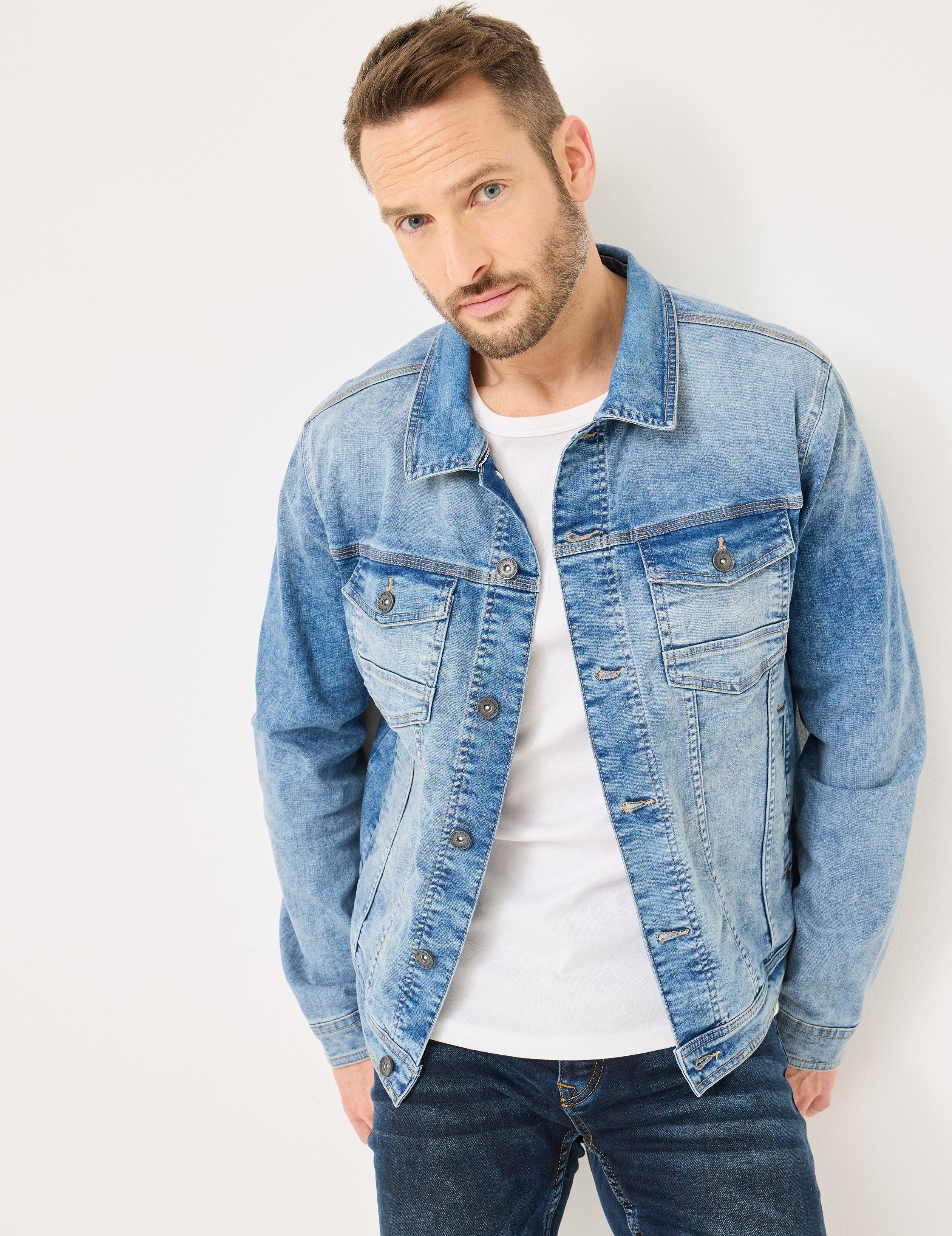 Allrounder: Lässige Jeansjacke