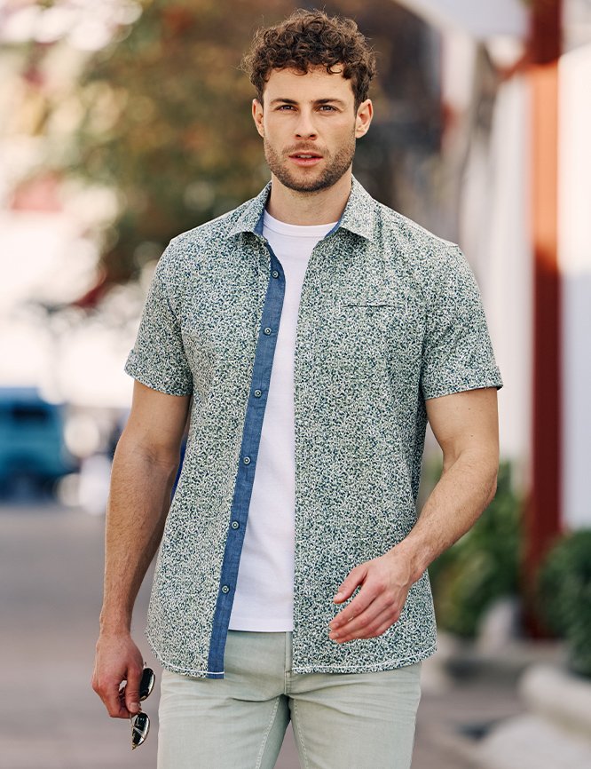 Modisches Hemd mit Blumenmuster