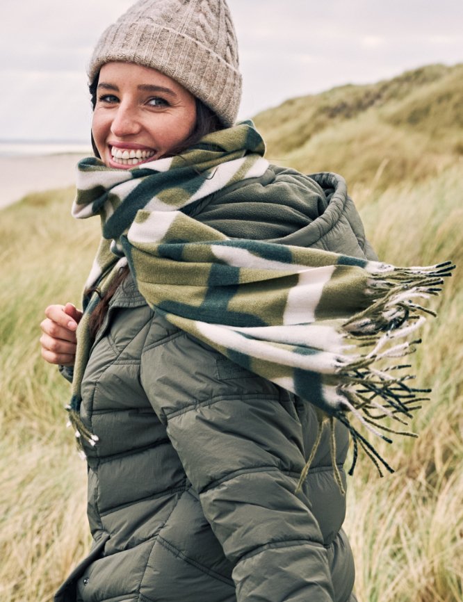 Weicher Schal mit Fransen & Muster