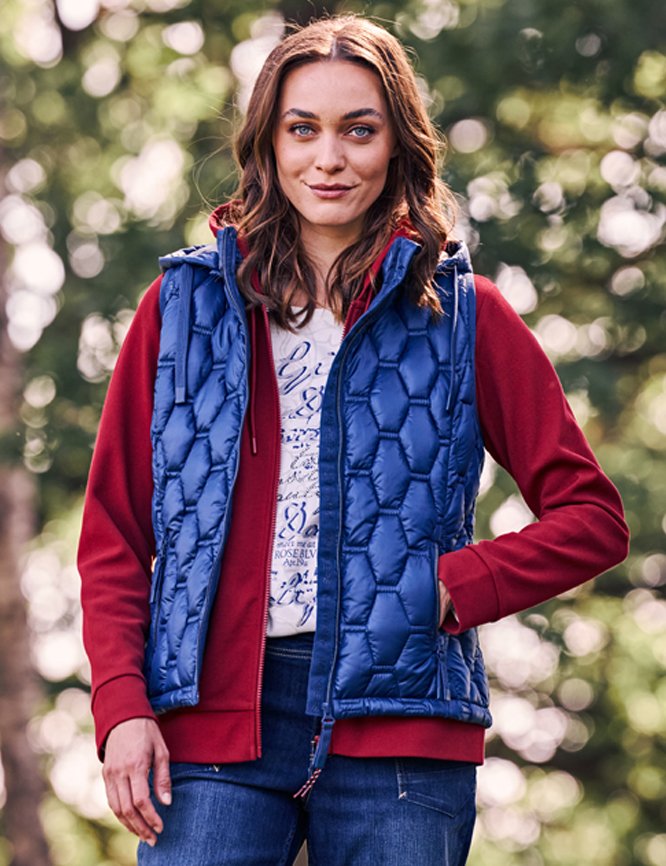 Allrounder: Sweatjacke mit Kapuze