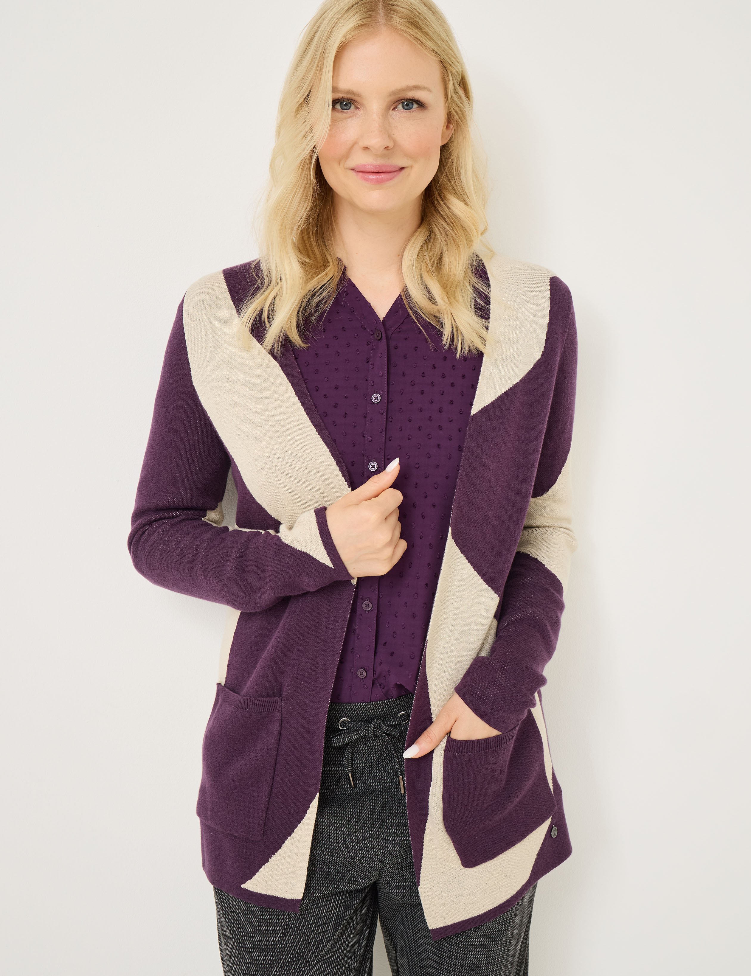 Lange Strickjacke, Intarsienmuster