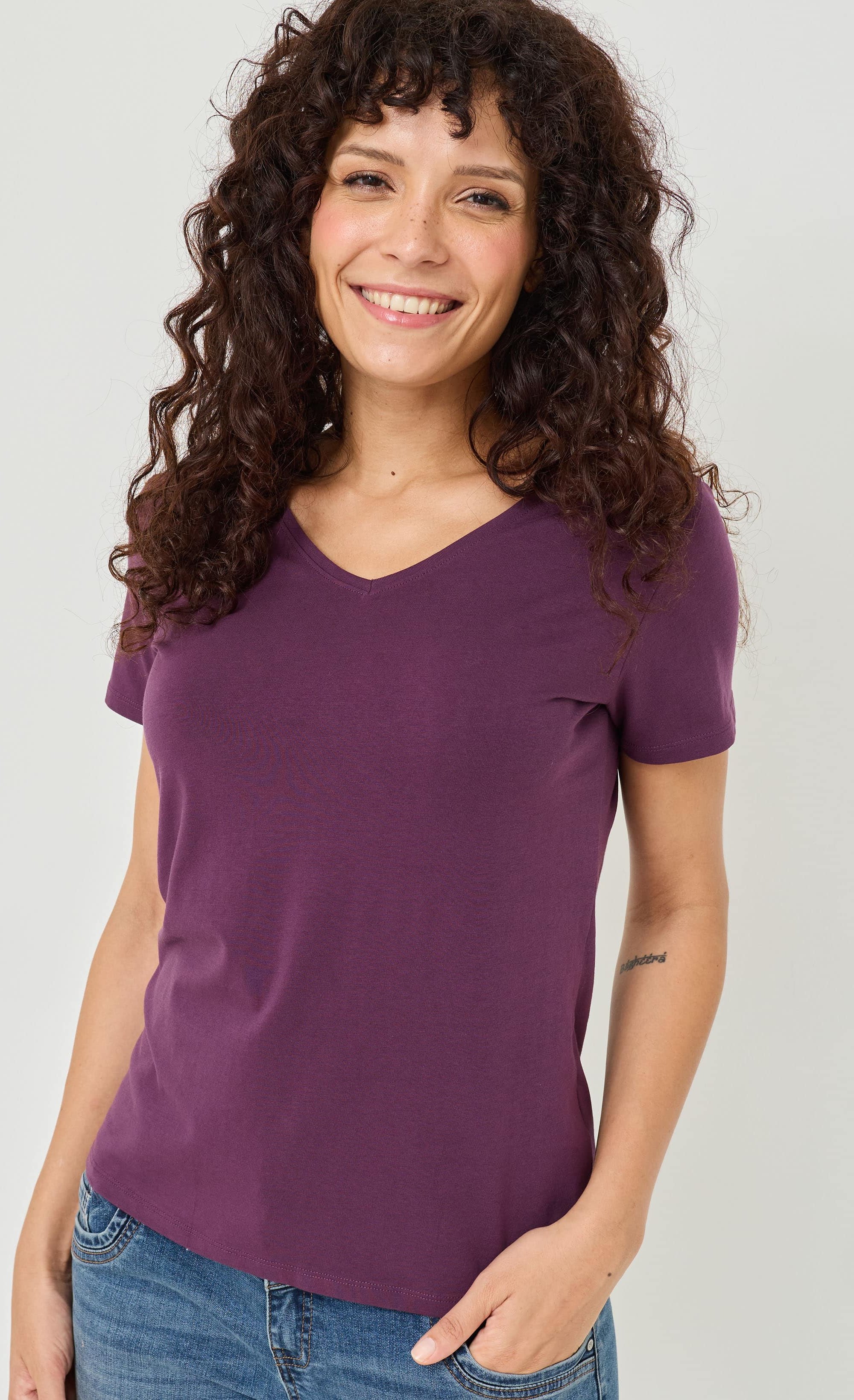 Basic T-Shirt Sandy, V-Ausschnitt