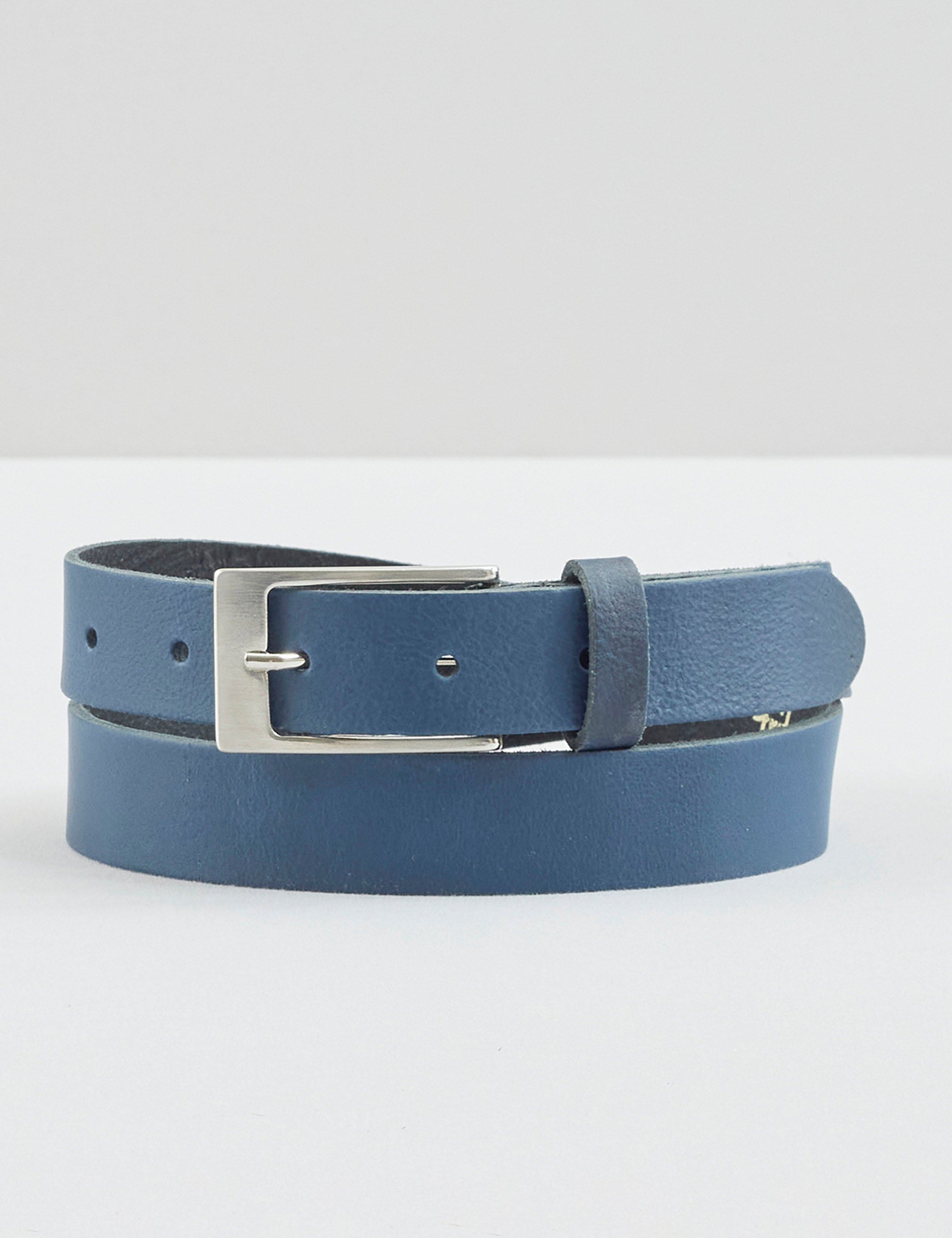 Schmaler Gürtel aus echtem Leder
