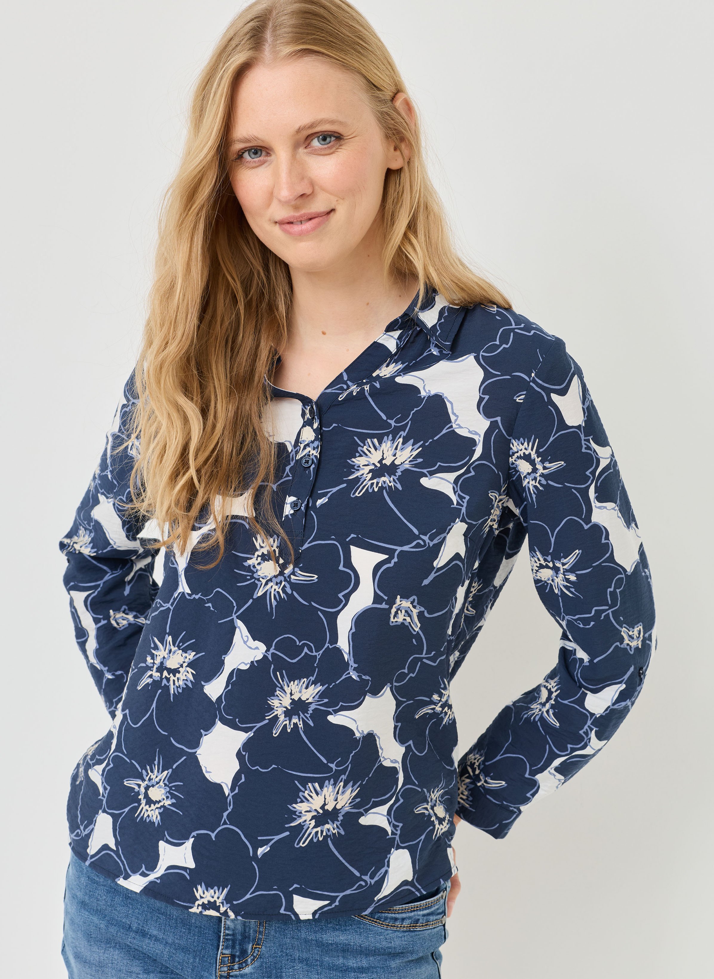 Süße Bluse mit Hemdkragen