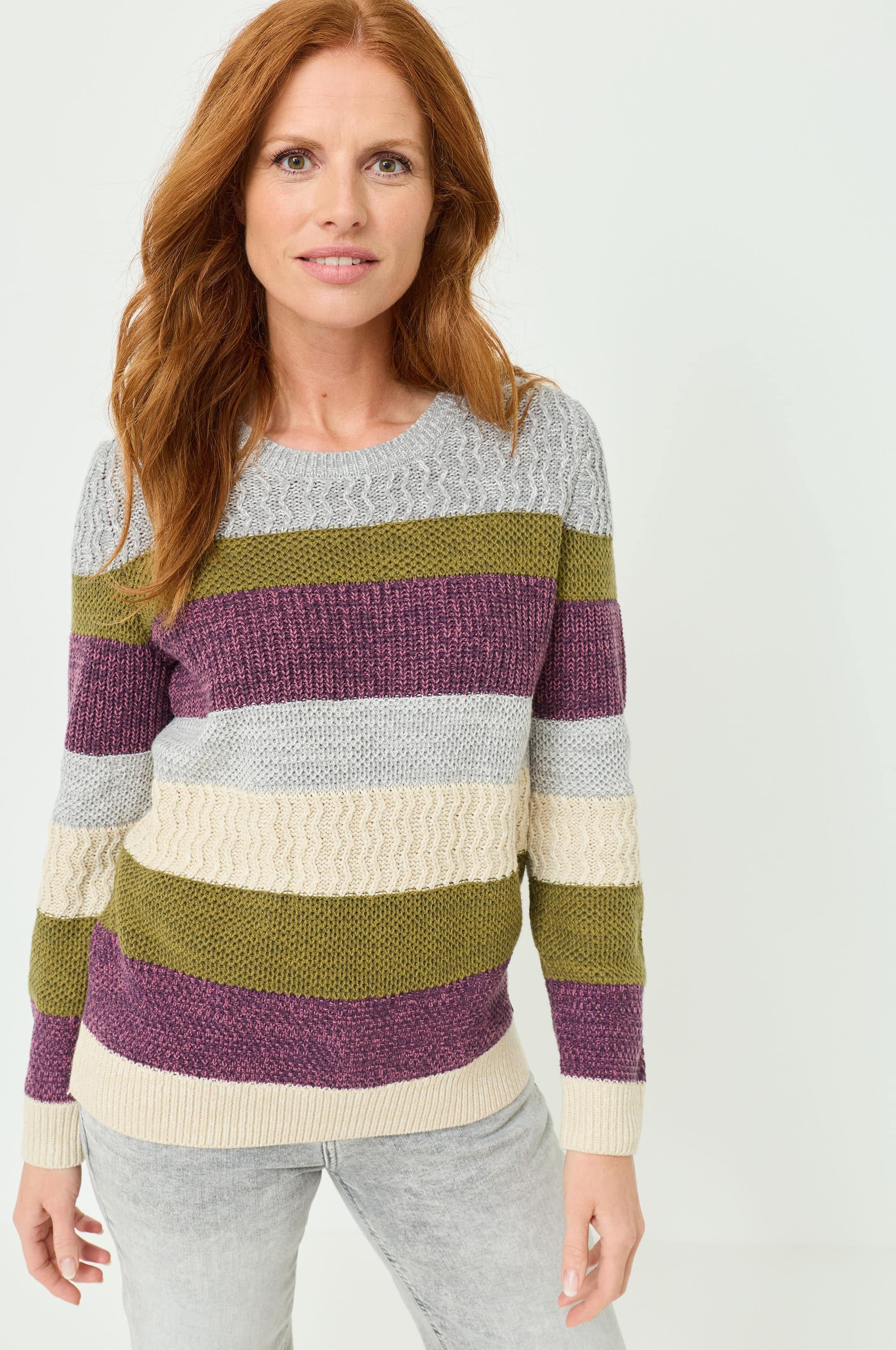 Gestreifter Pullover mit Mustermix