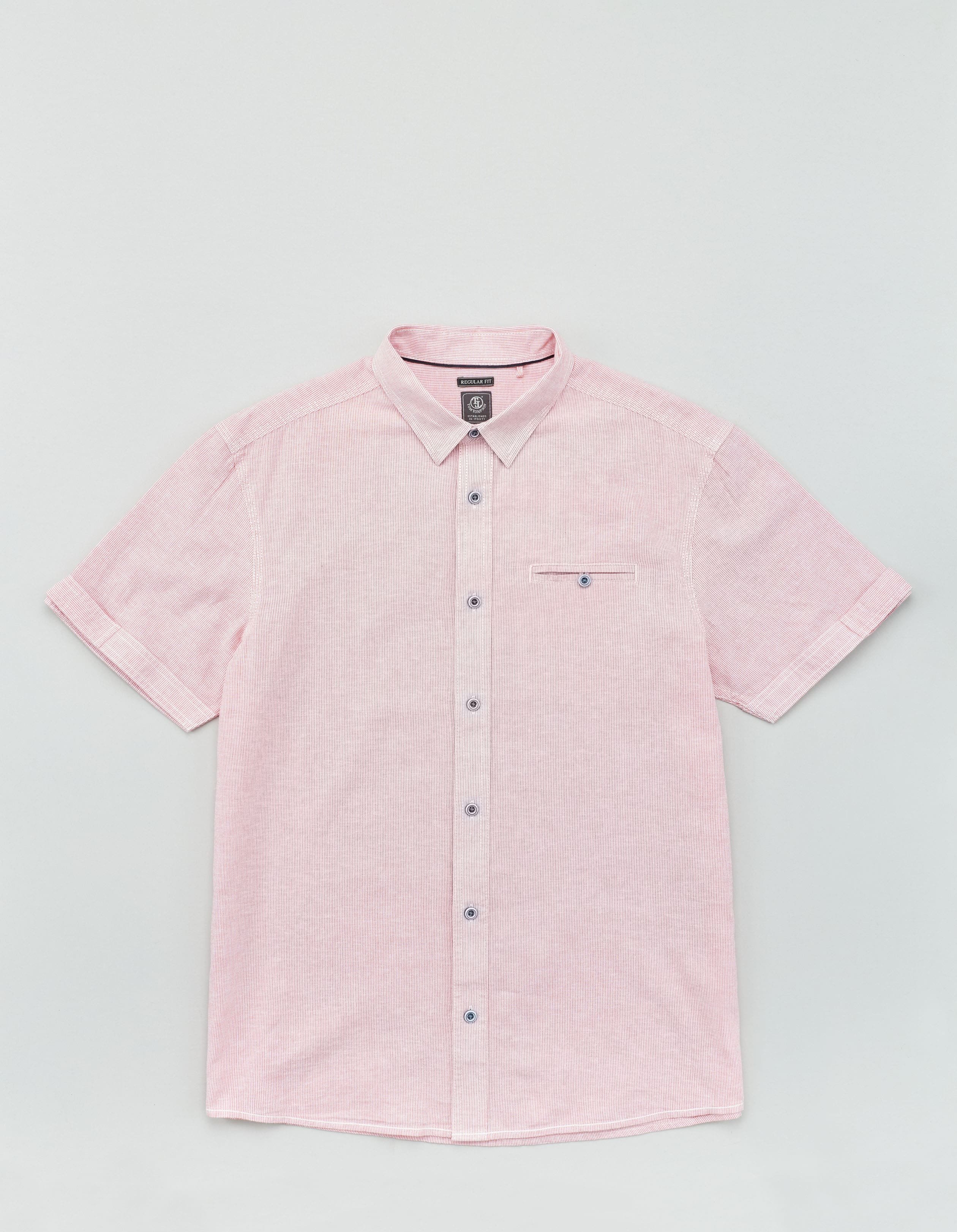 Leichtes Hemd mit feinen Streifen