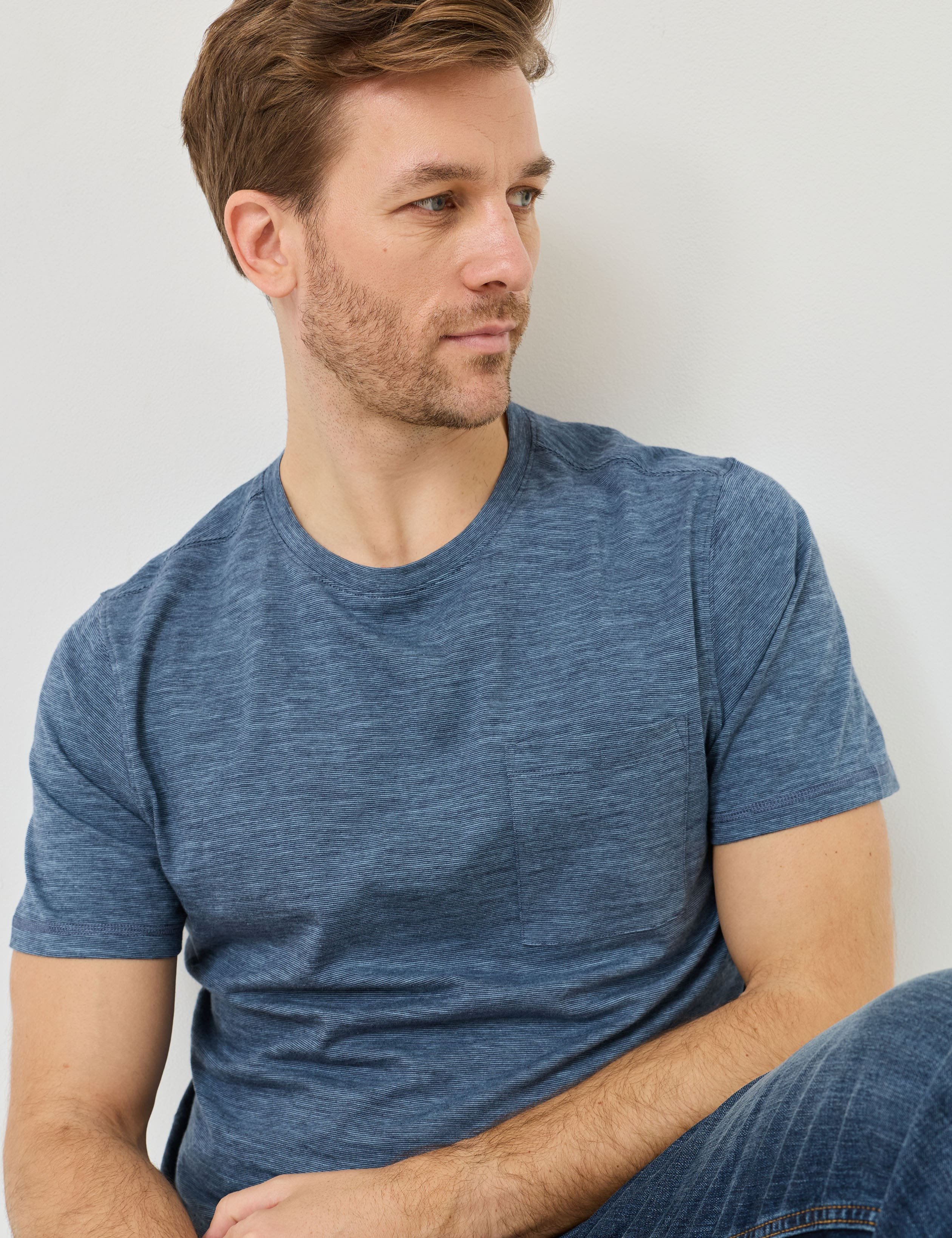 Basic T-Shirt melange, Brusttasche