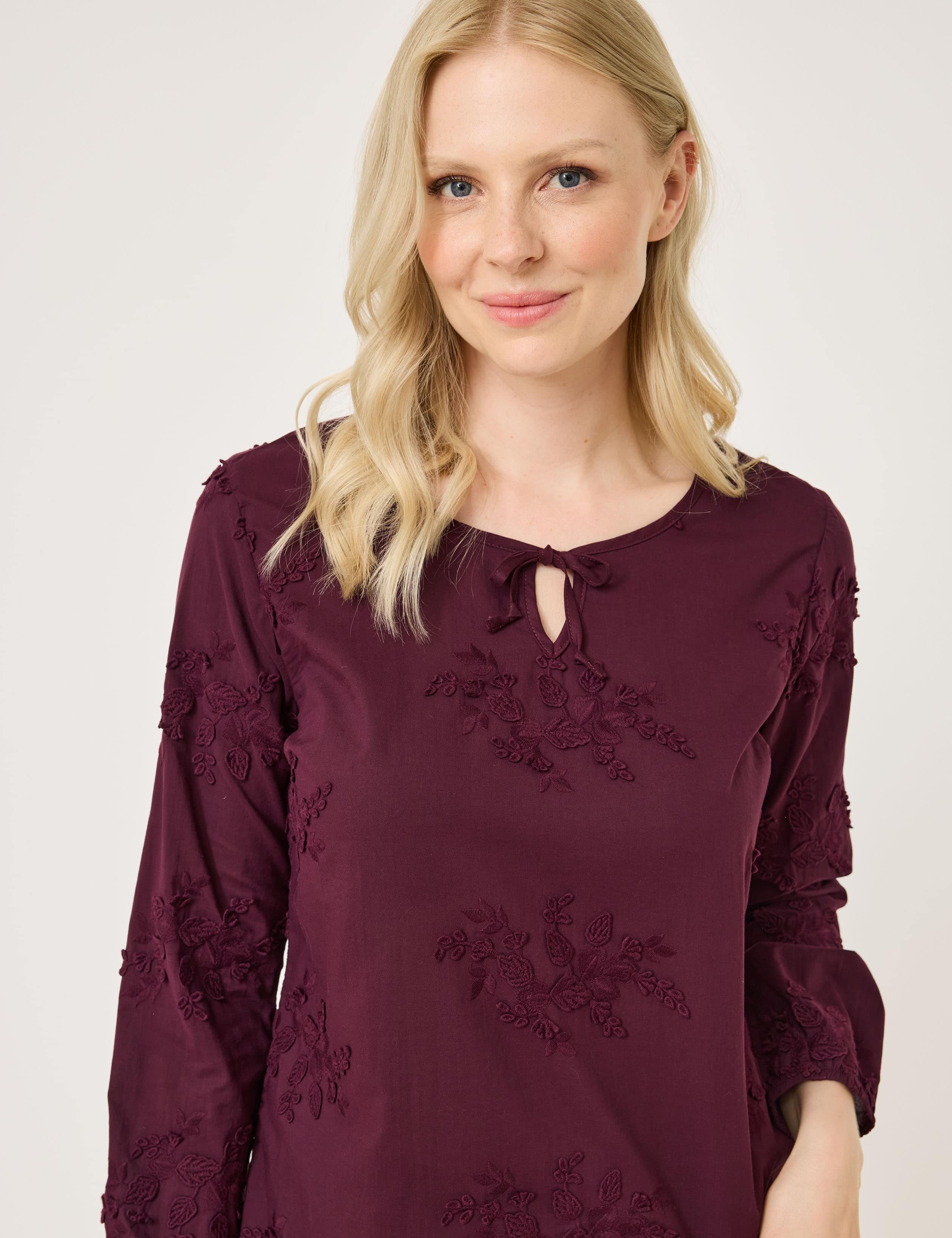 Unifarbige Bluse, Allover-Stickerei