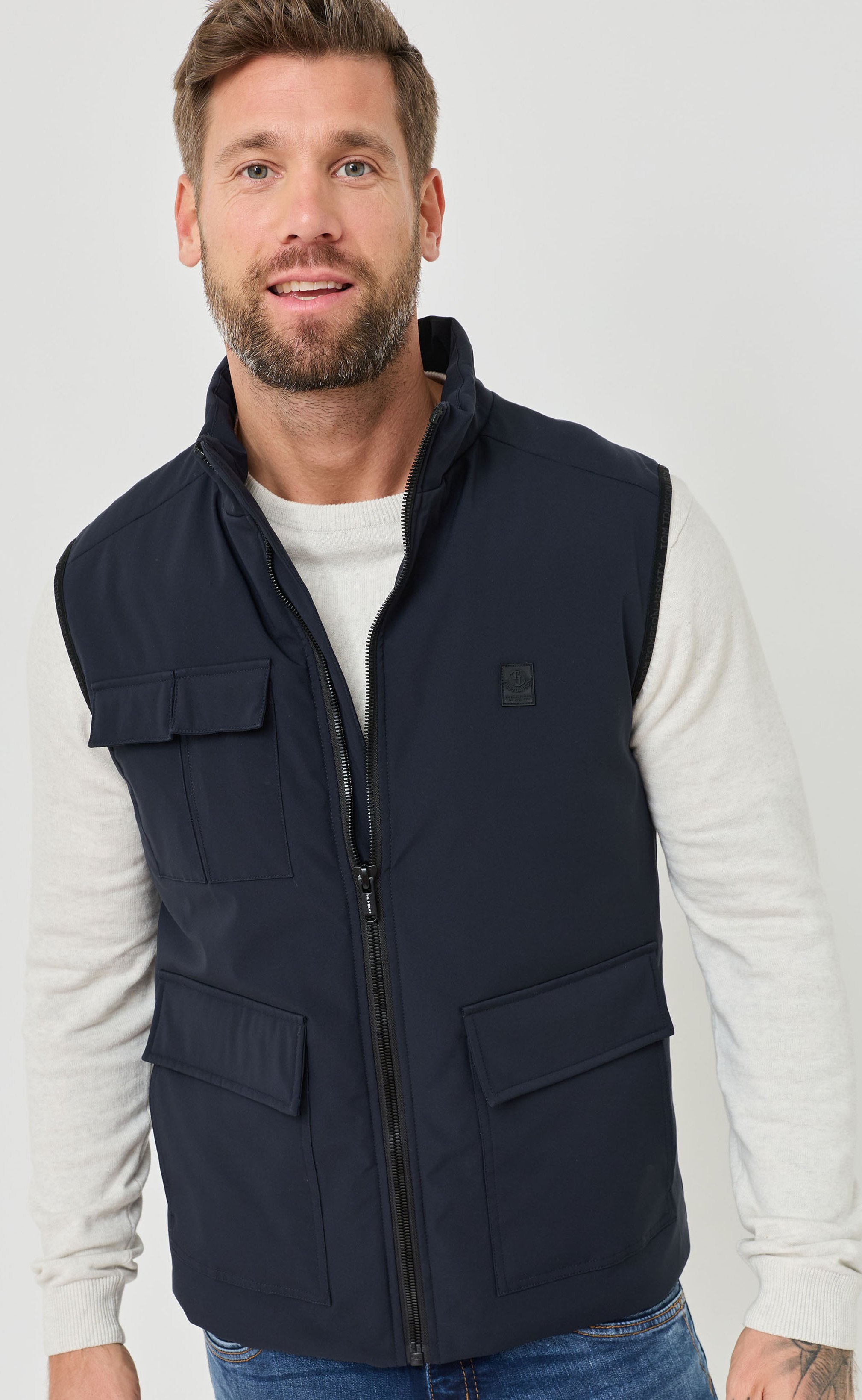 Allrounder: Weste mit Stehkragen