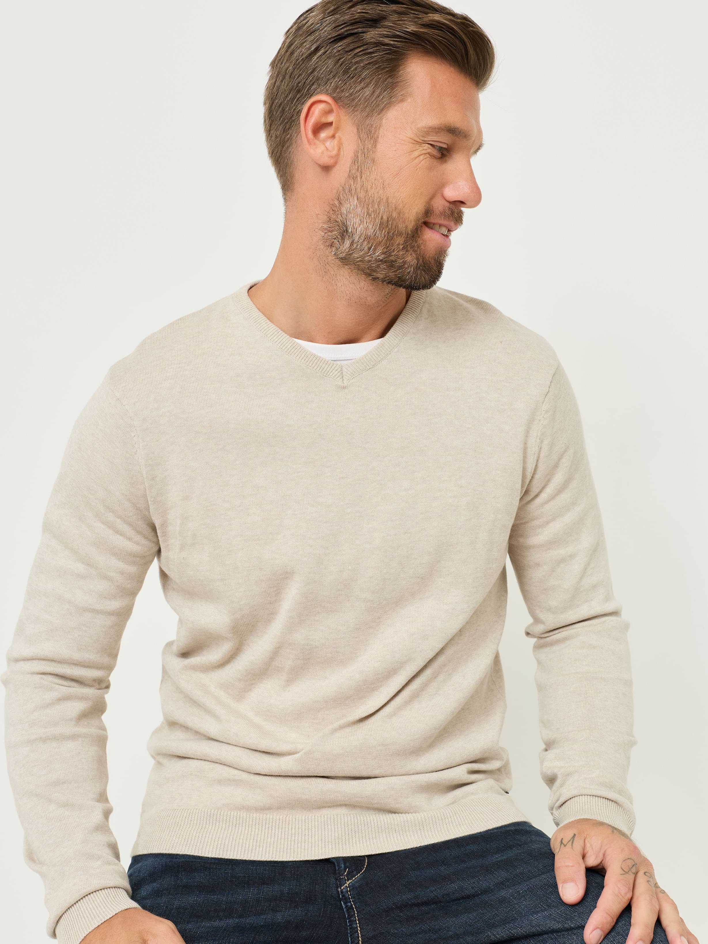 Basic Pullover mit V-Ausschnitt