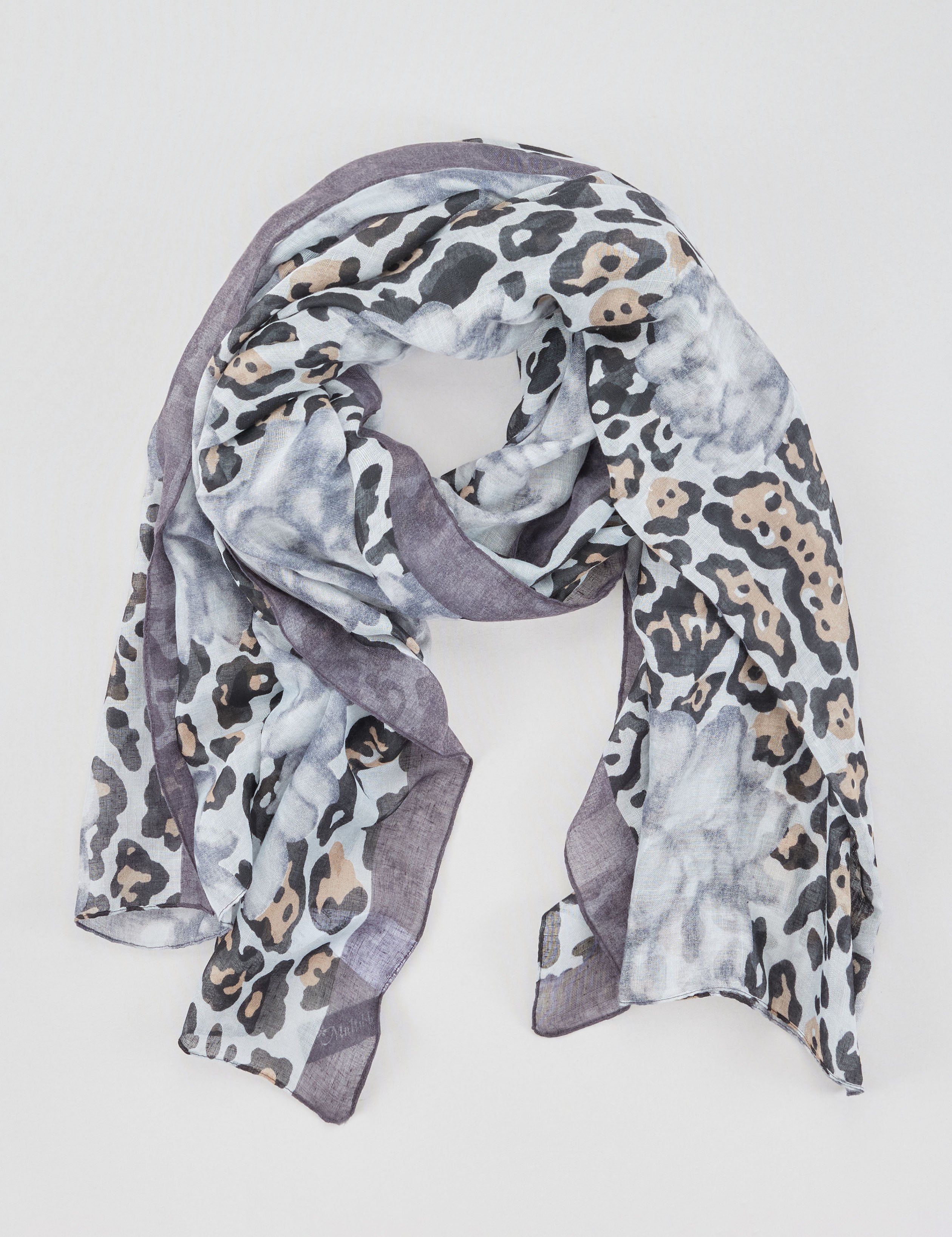 Must Have: Tuch mit Leomuster