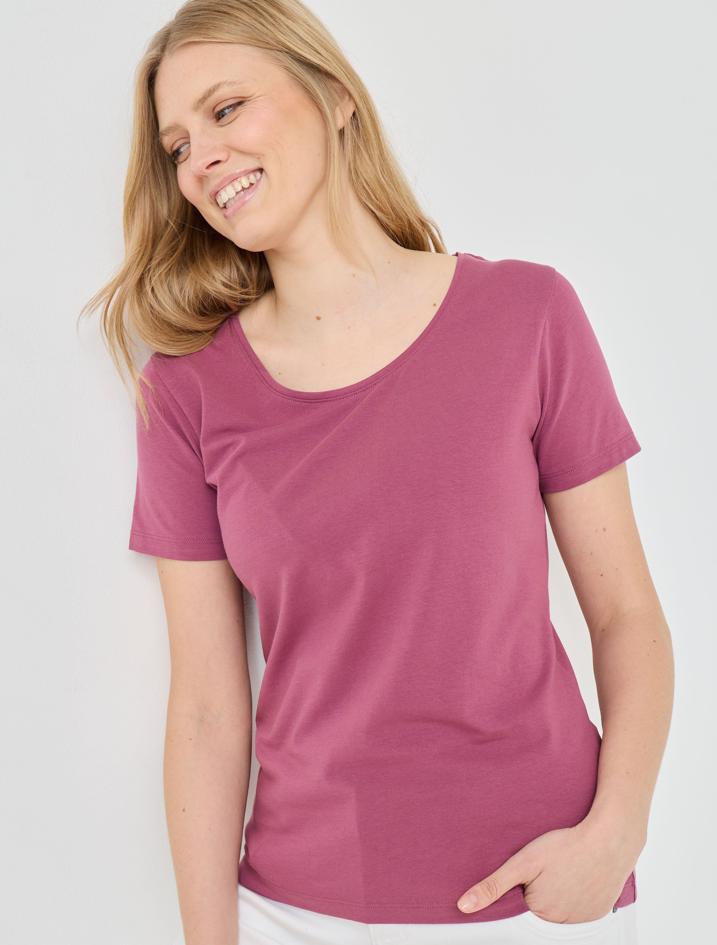 Basic T-Shirt Modell LEA