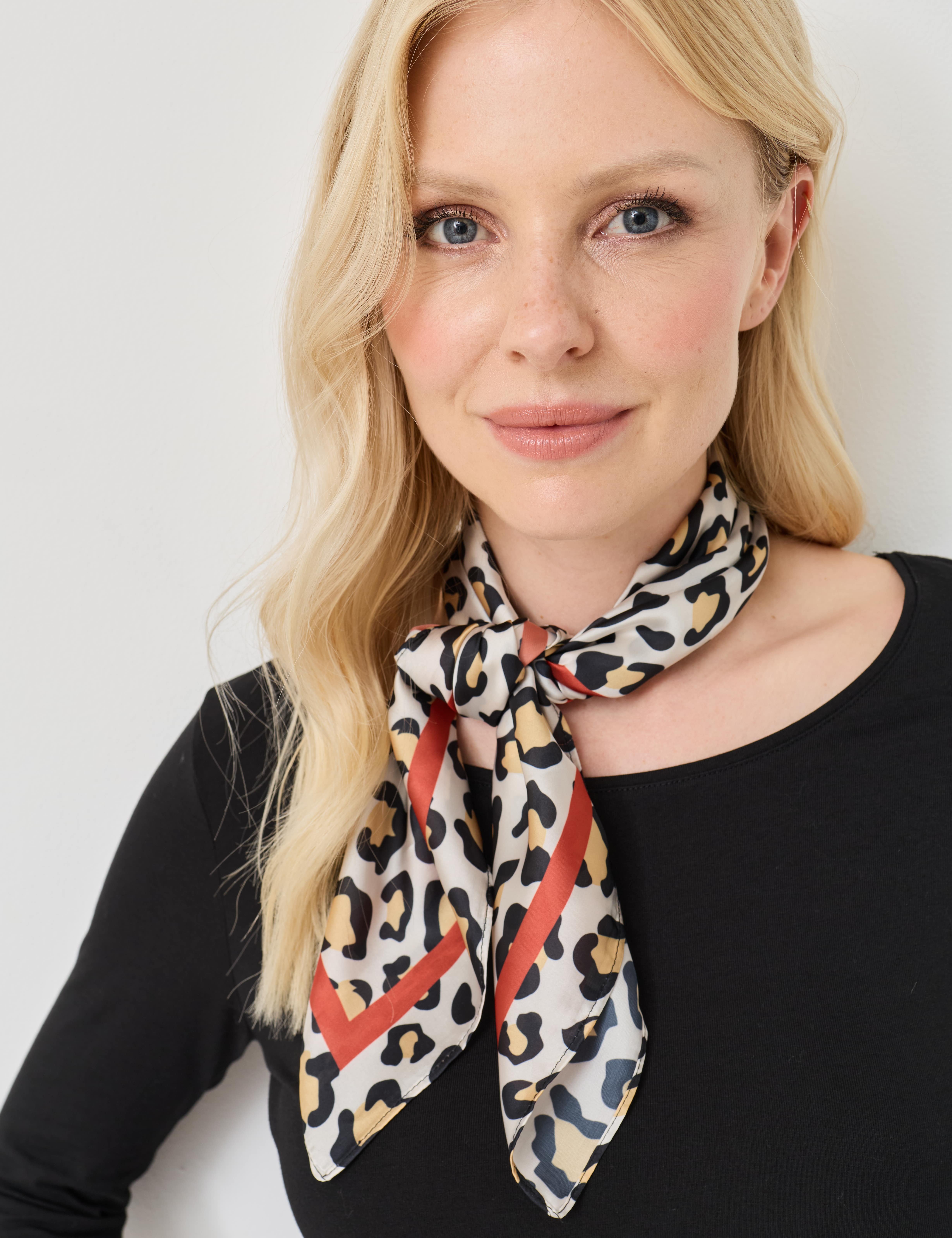 Nickituch aus Satin - mit Print