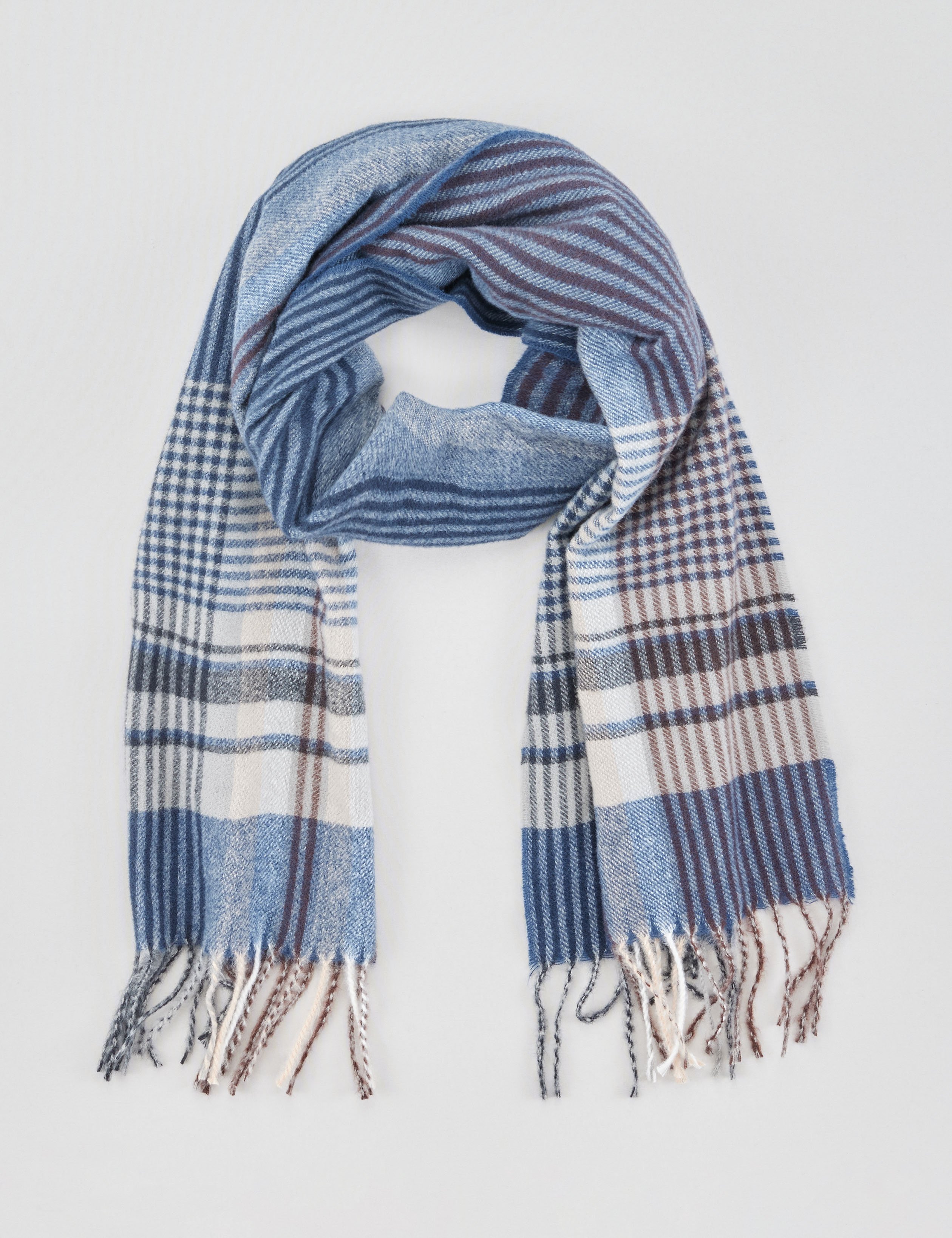 Weicher Web-Schal mit Karos