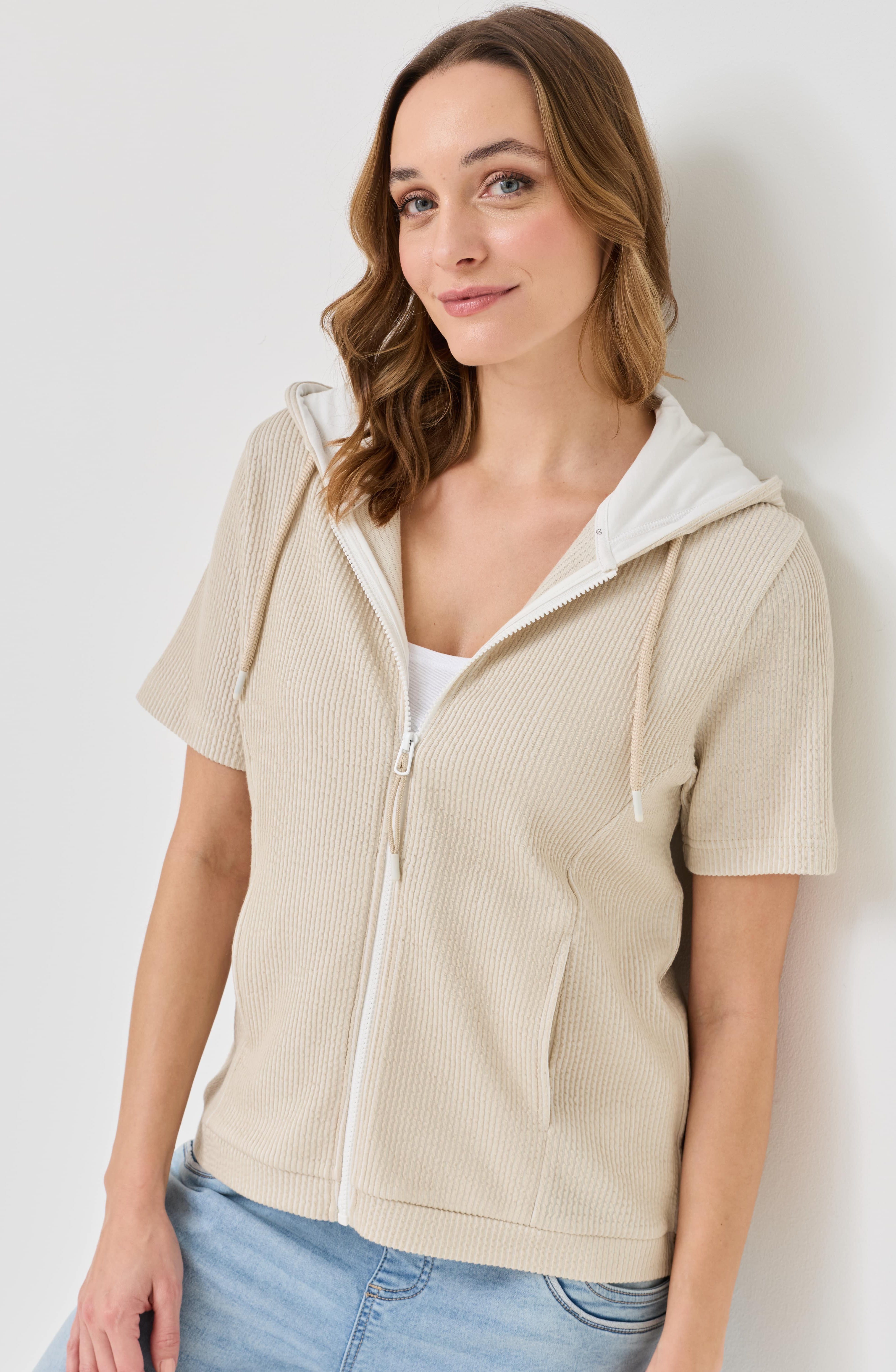 Sportive Shirtjacke mit Kapuze