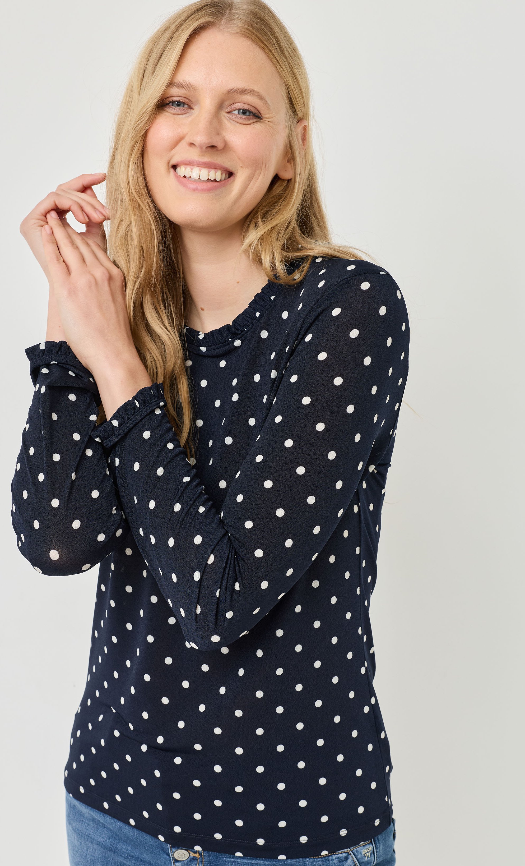 Shirt mit Rüschen u. Punkteprint