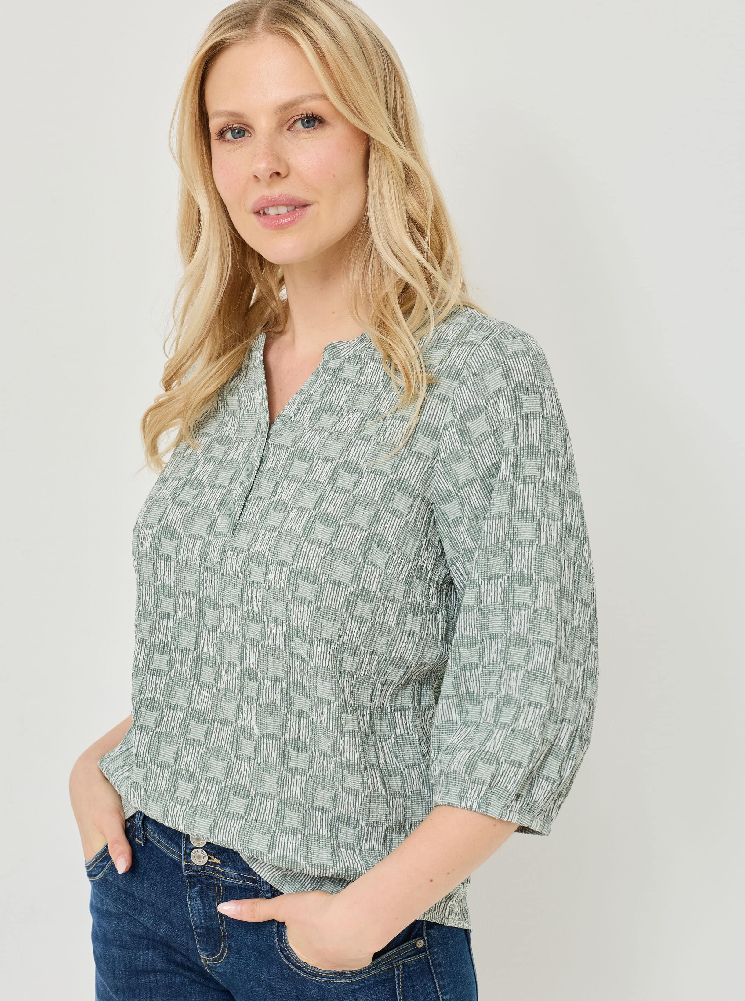 Bügelfreie Bluse mit Allover-Muster