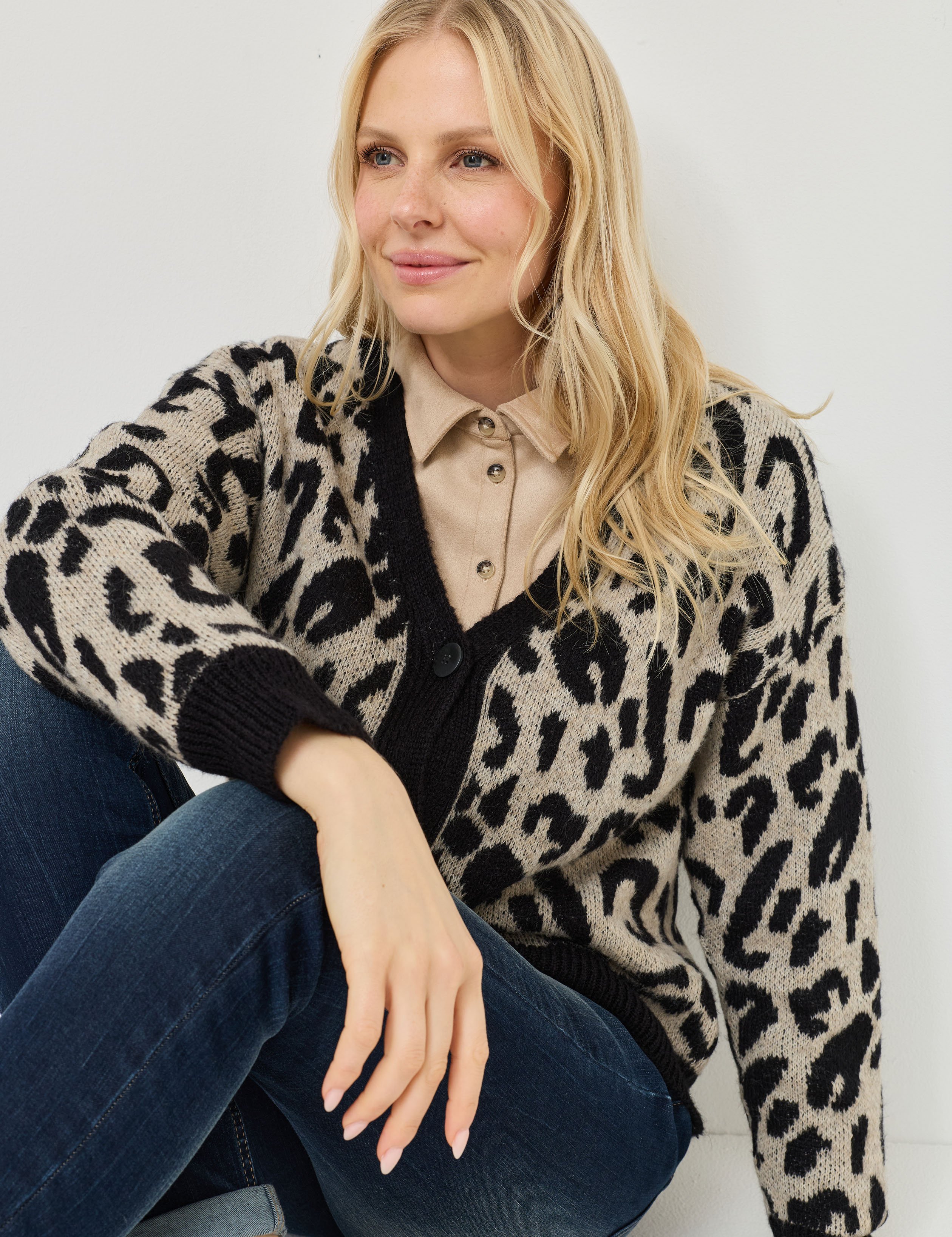 Weiche Strickjacke mit Leo-Muster