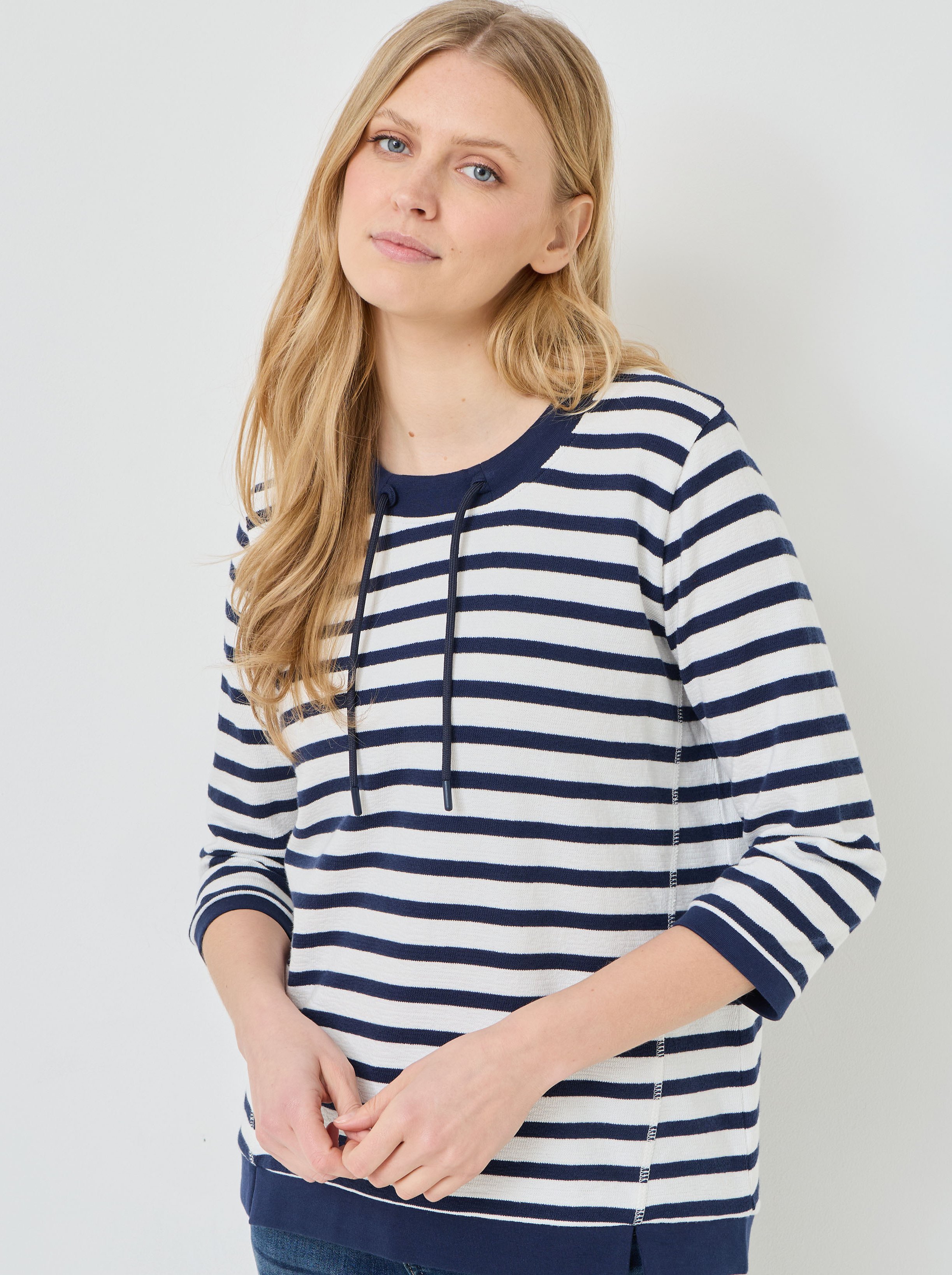 Geringeltes Shirt mit Kordel