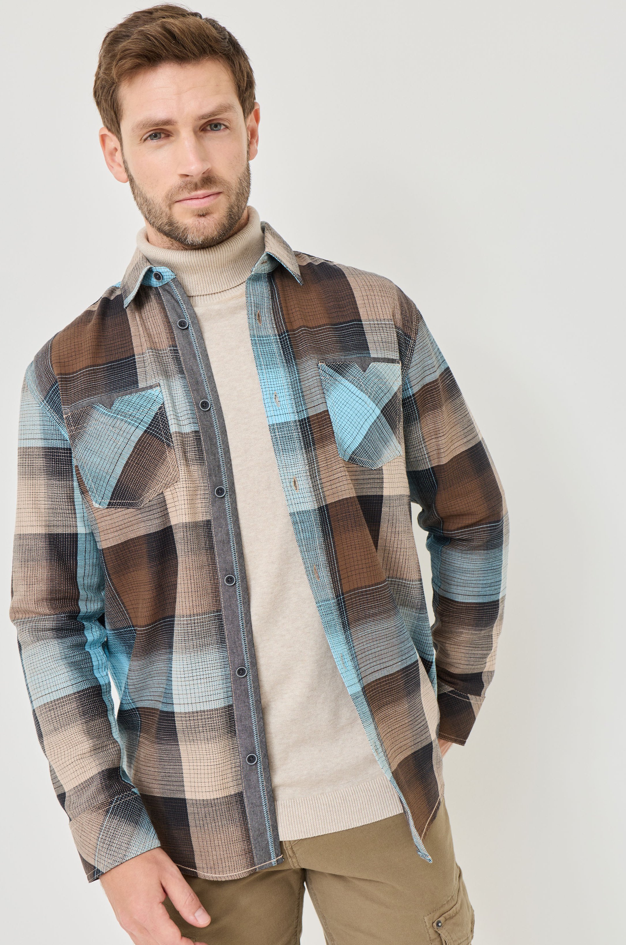 Modisches Karohemd aus Baumwolle