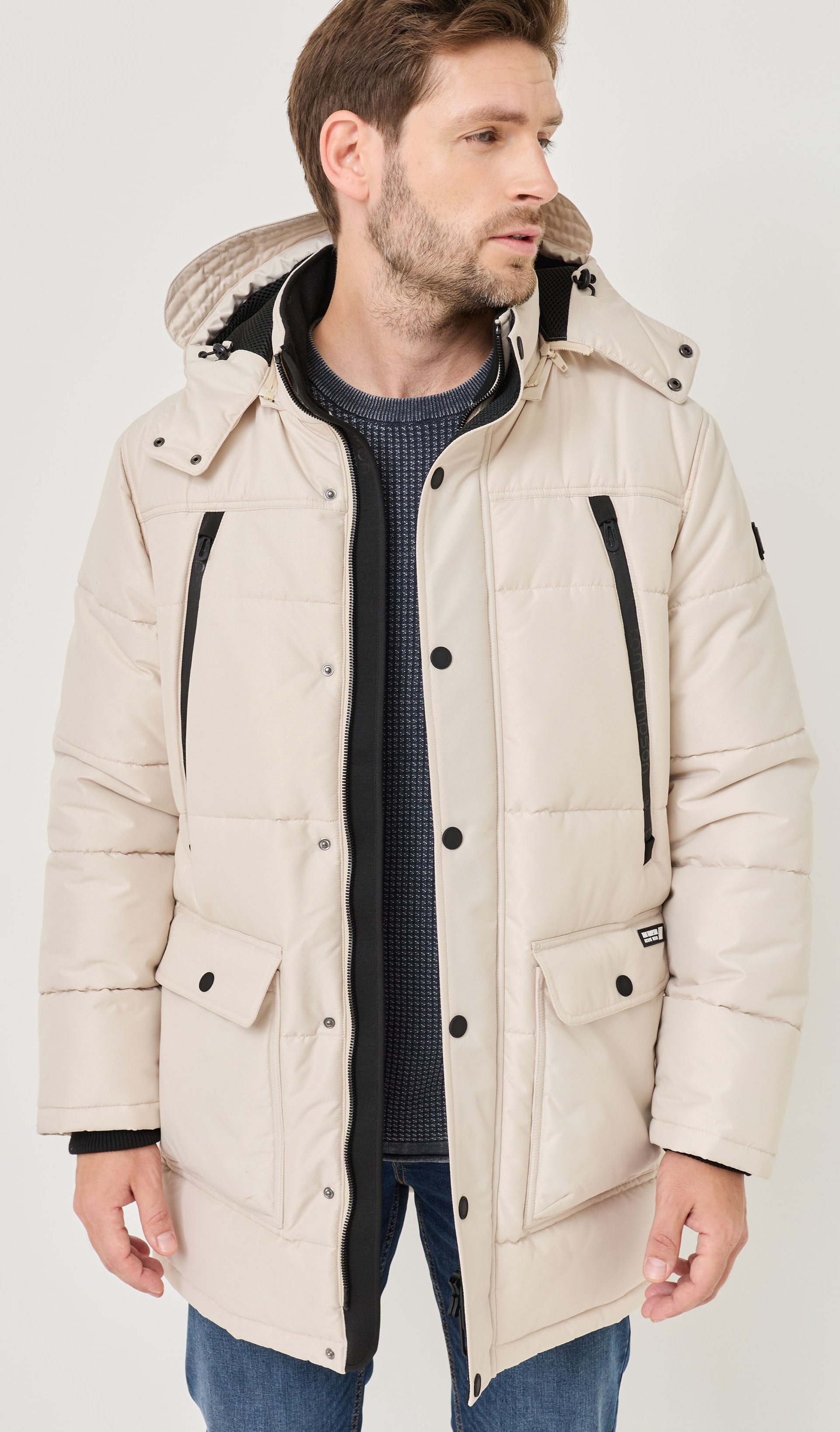 Warmer Parka mit abnehmbarer Kapuze