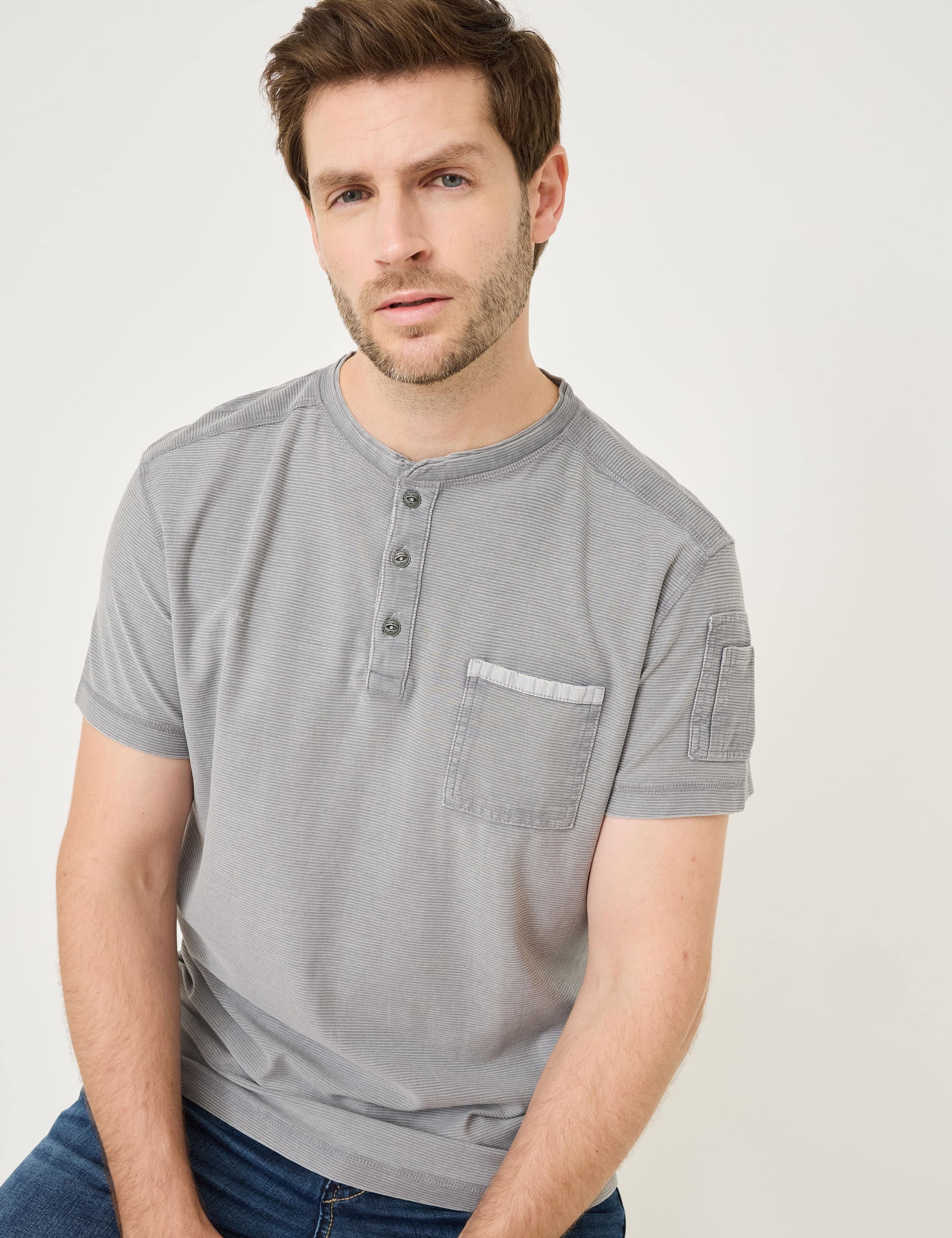 Allrounder: Lässiges Henley Shirt