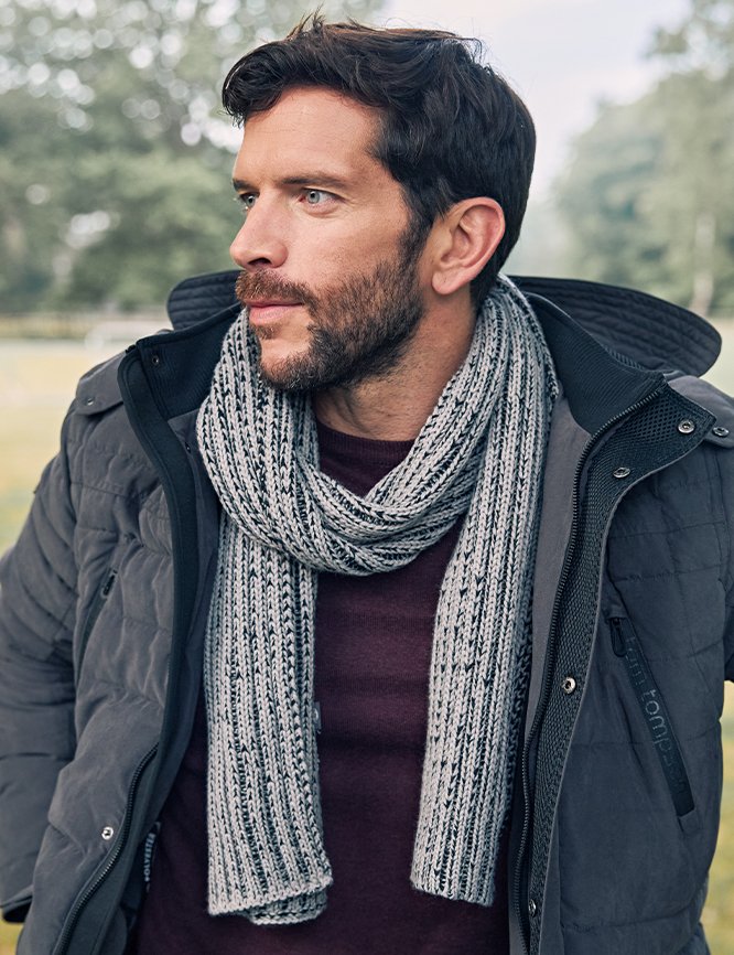Schal in Rippstrick-Optik