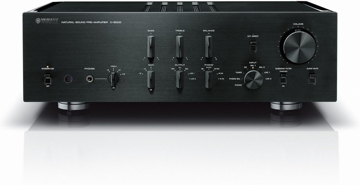 C-5000 Vorverstärker piano black