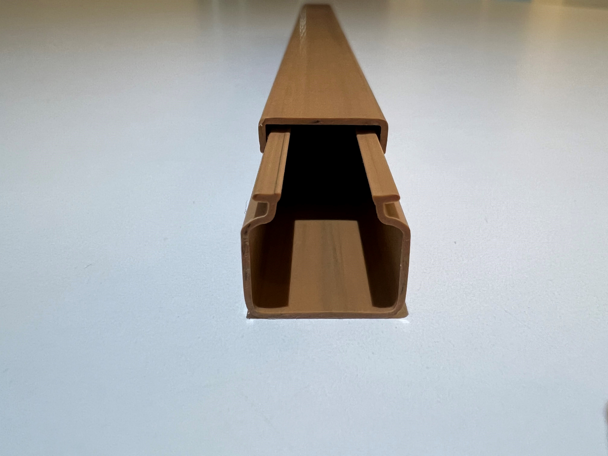 Kabelkanal eichefarben 2000 x 15 x 15 mm