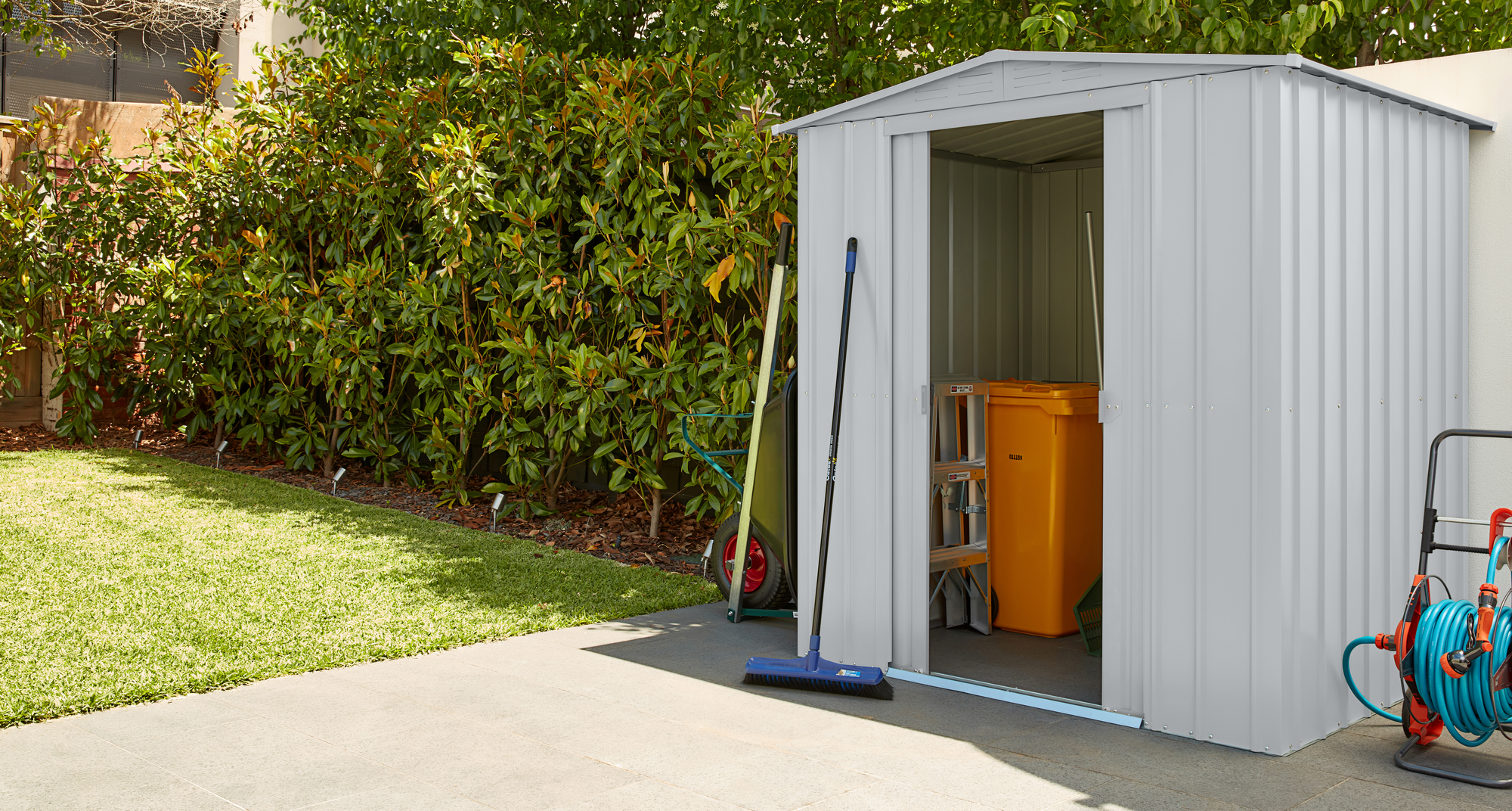 Globel Metallgerätehaus 'Dream G65' silber-metallic 171 x 144 cm