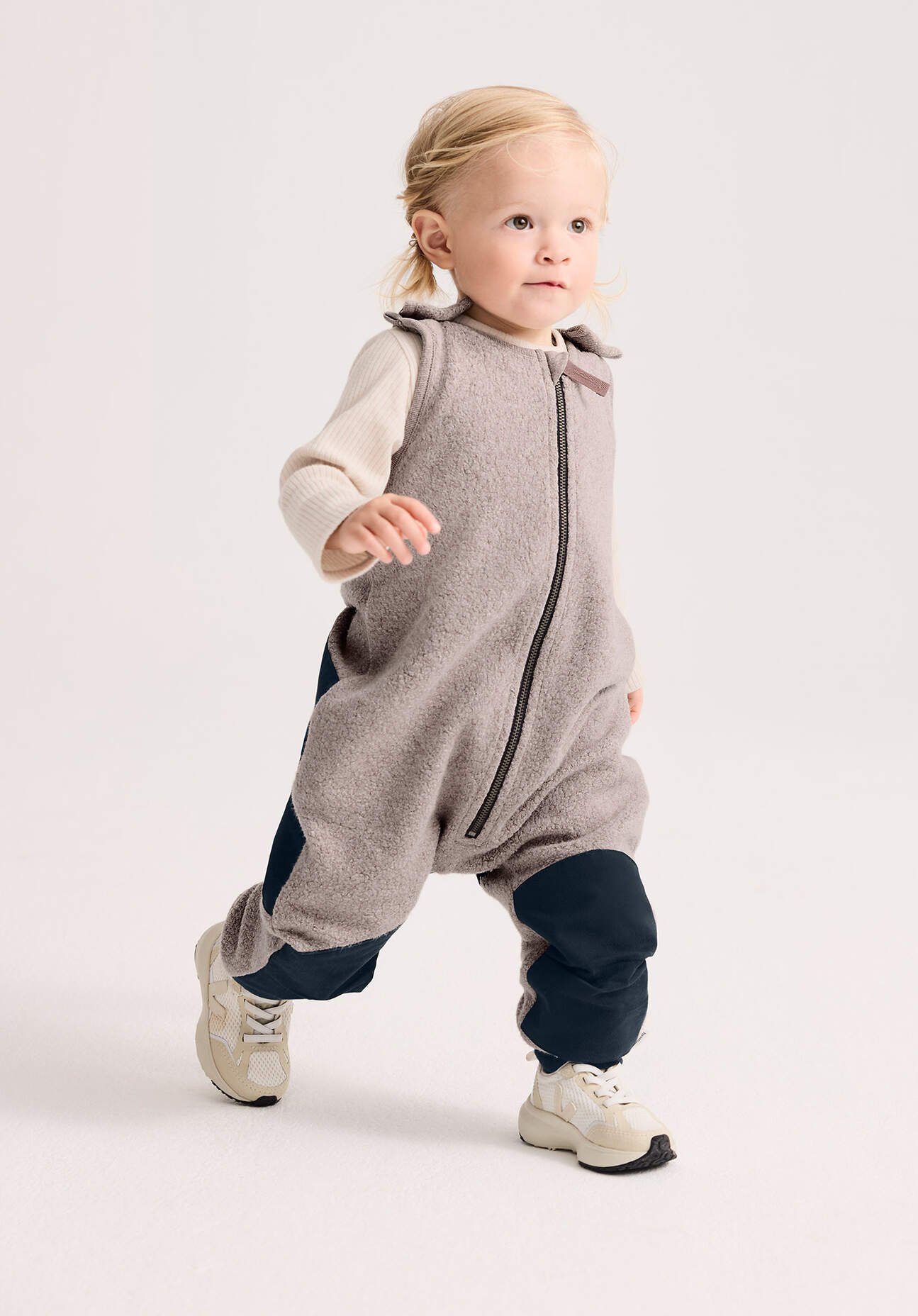 hessnatur Baby Fleece Sommer Overall mit Softshell aus Bio-Baumwolle - beige - Größe 74/80