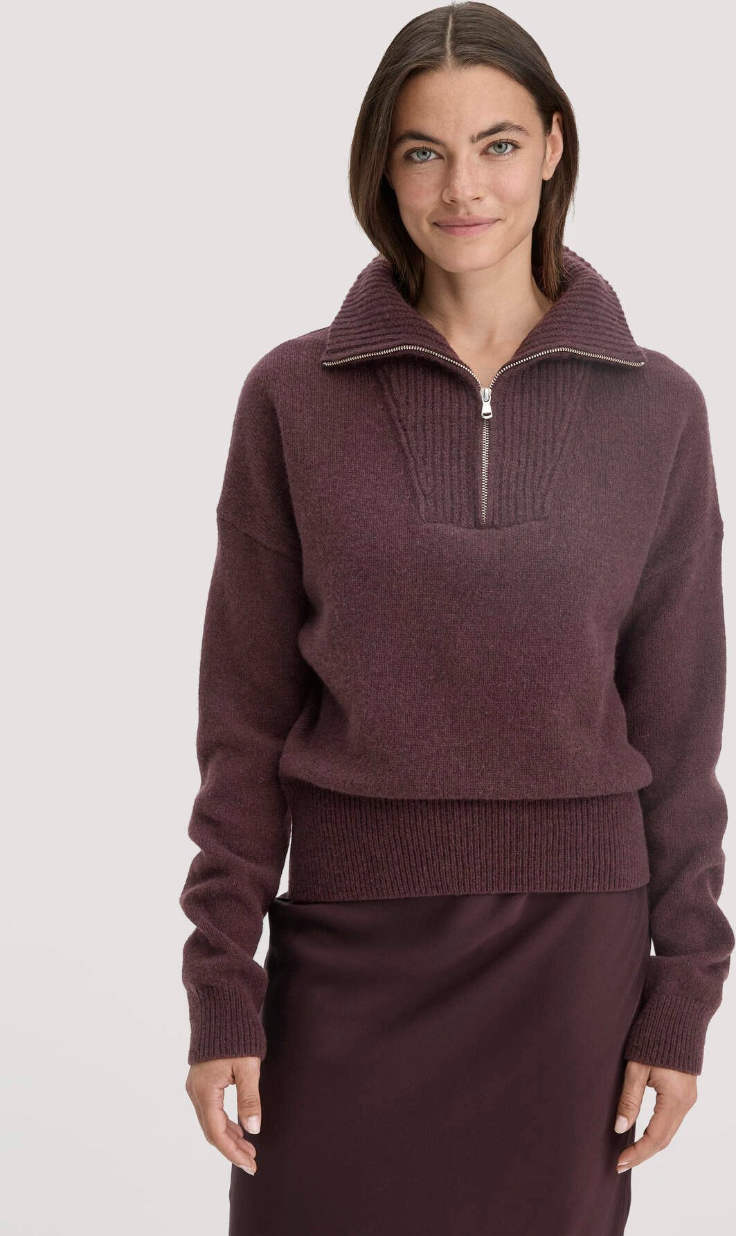 hessnatur Damen Strick Troyer Relaxed BETTER RECYCLING aus Bio-Merinowolle - braun - Größe XS