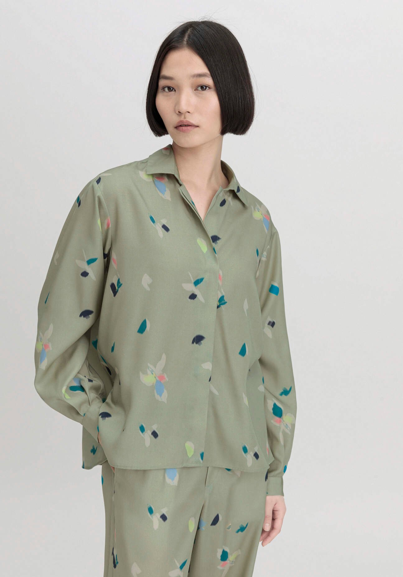Thumbnail - hessnatur Damen Bluse Oversize aus TENCEL™ Lyocell - grün - Größe 42