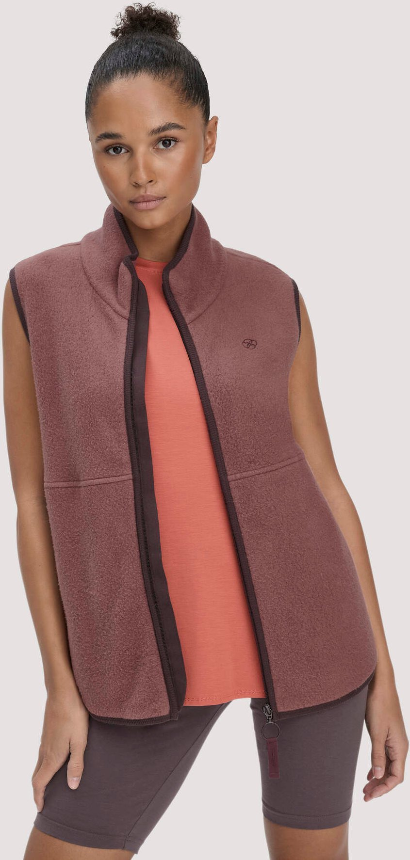 hessnatur Loungewear Fleece Weste Regular ACTIVE LIGHT aus Bio-Baumwolle - braun - Größe XL