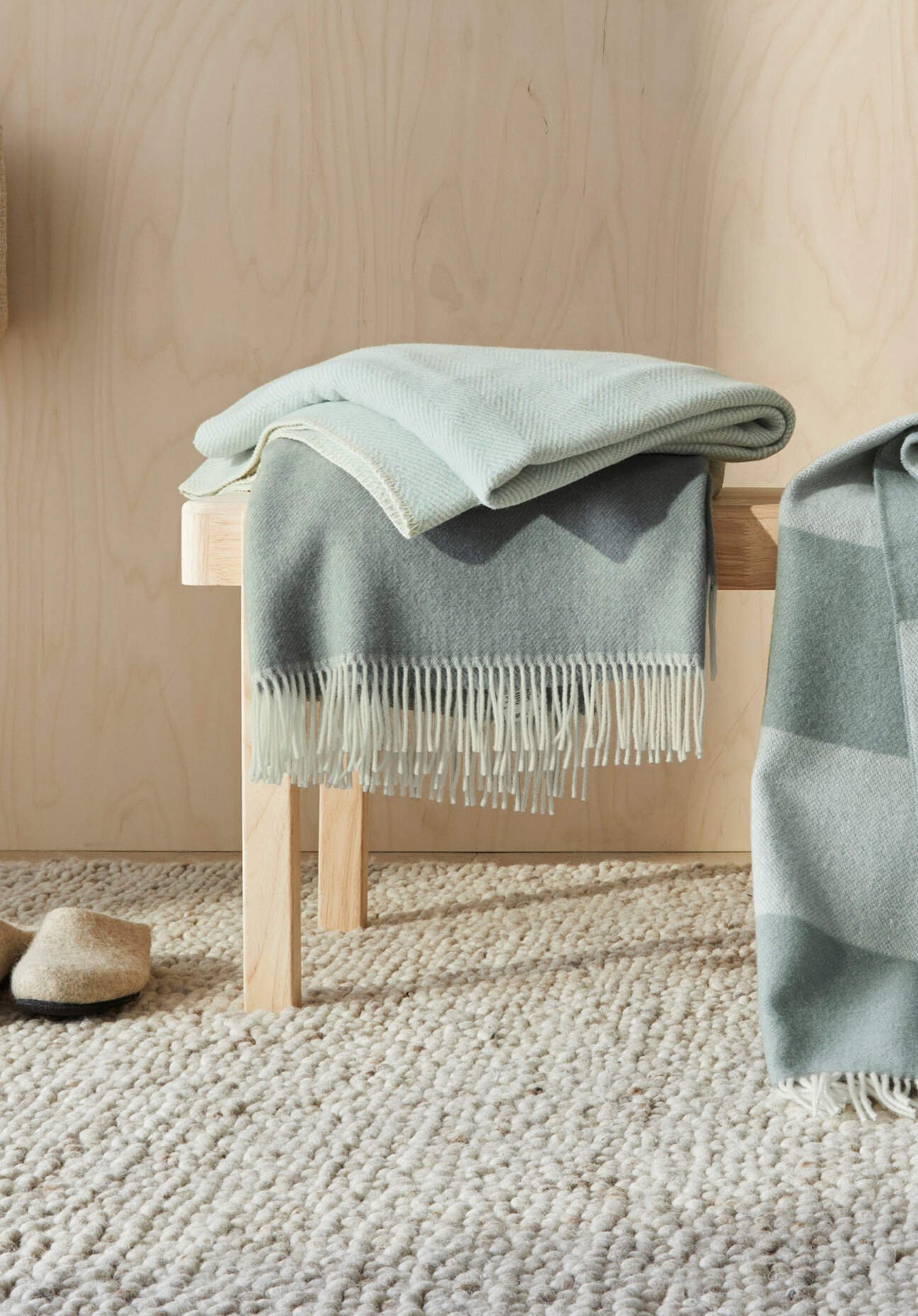 hessnatur Doubleface Plaid TOSID aus Bio-Lambswool - grün - Größe 130x180 cm