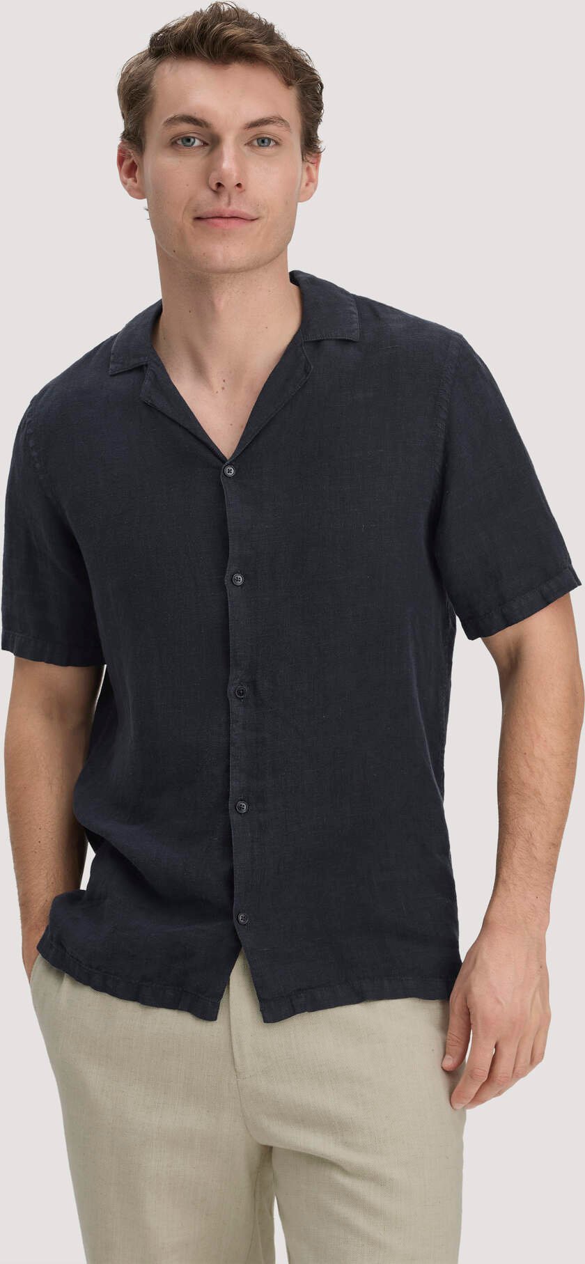 hessnatur Herren Resort Hemd Kurzarm Regular aus Leinen - blau - Größe S (37/38)