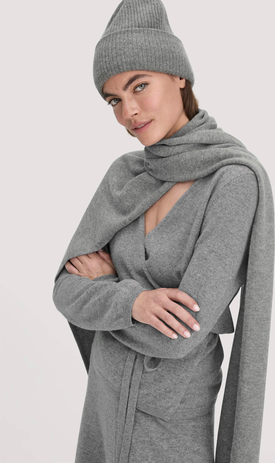 hessnatur Damen Strick Schal aus Bio-Merinowolle mit Cashmere - grau - Größe 1size