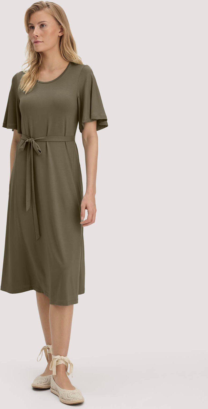 hessnatur Damen Jersey Kleid Kniebedeckend Slim aus TENCEL™ Lyocell - grün - Größe 46