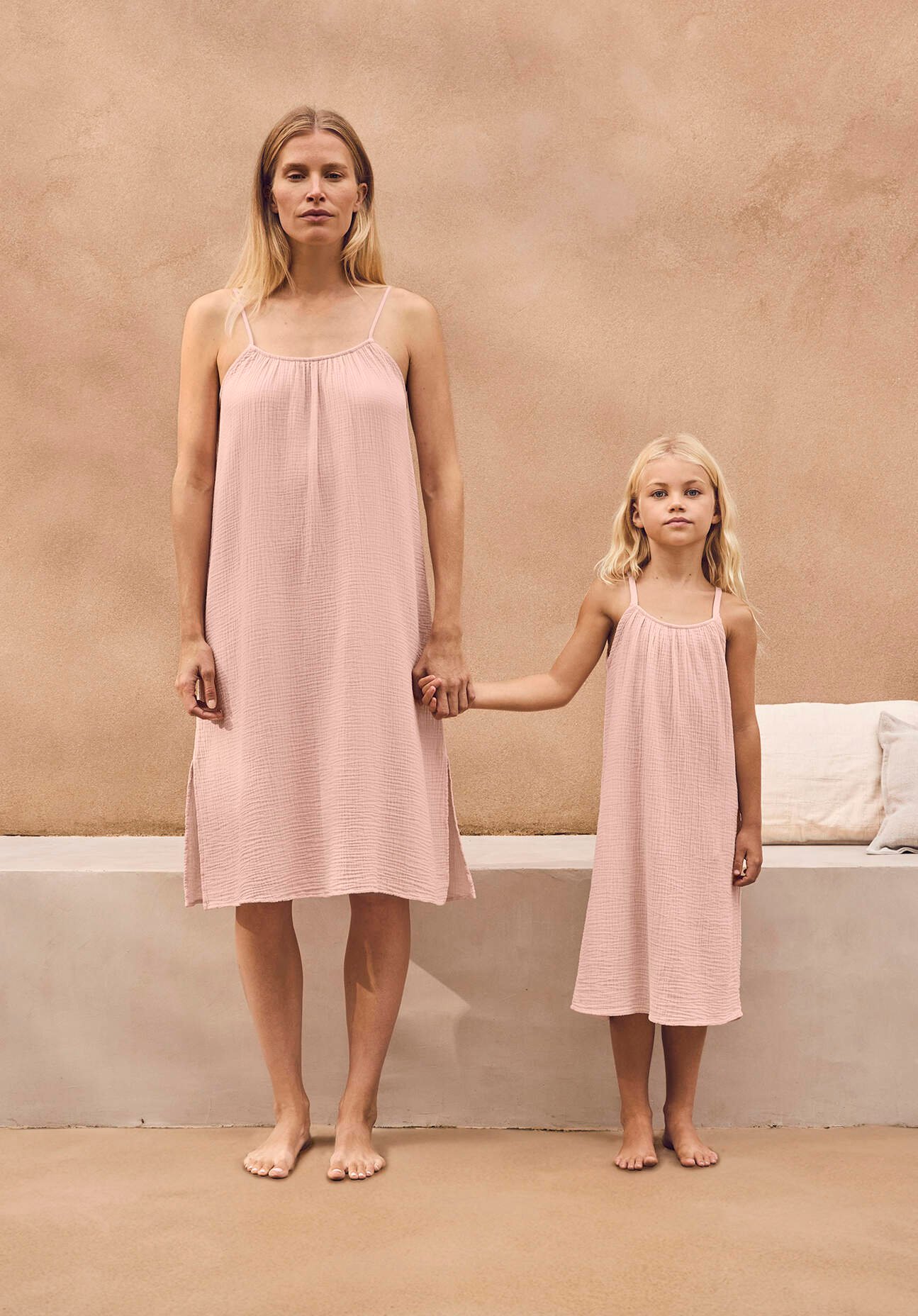 hessnatur Kinder Musselin Nachthemd PURE COMFORT aus Bio-Baumwolle - rosa - Größe 98/104