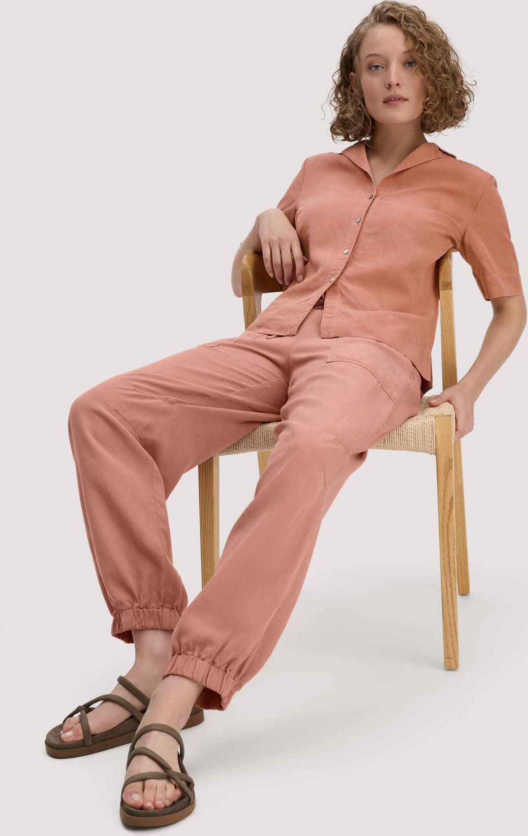 hessnatur Damen Pantolette aus Nubuk-Leder - grau - Größe 41