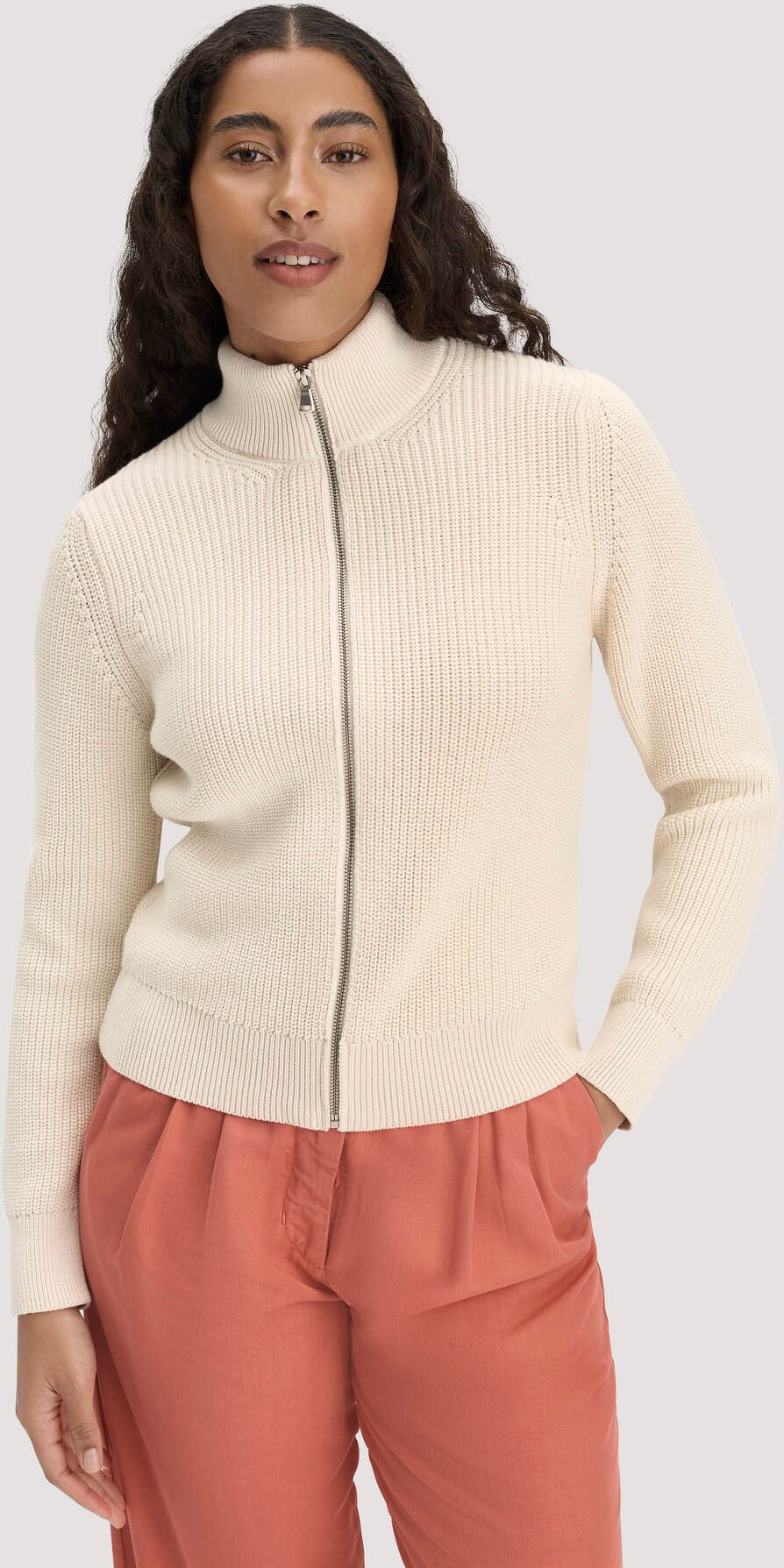 hessnatur Damen Strick Jacke Regular aus Bio-Baumwolle - beige - Größe XXL